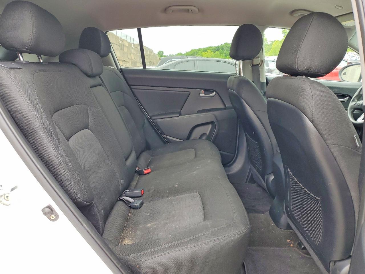 2012 Kia Sportage Lx White vin: KNDPBCA27C7201416