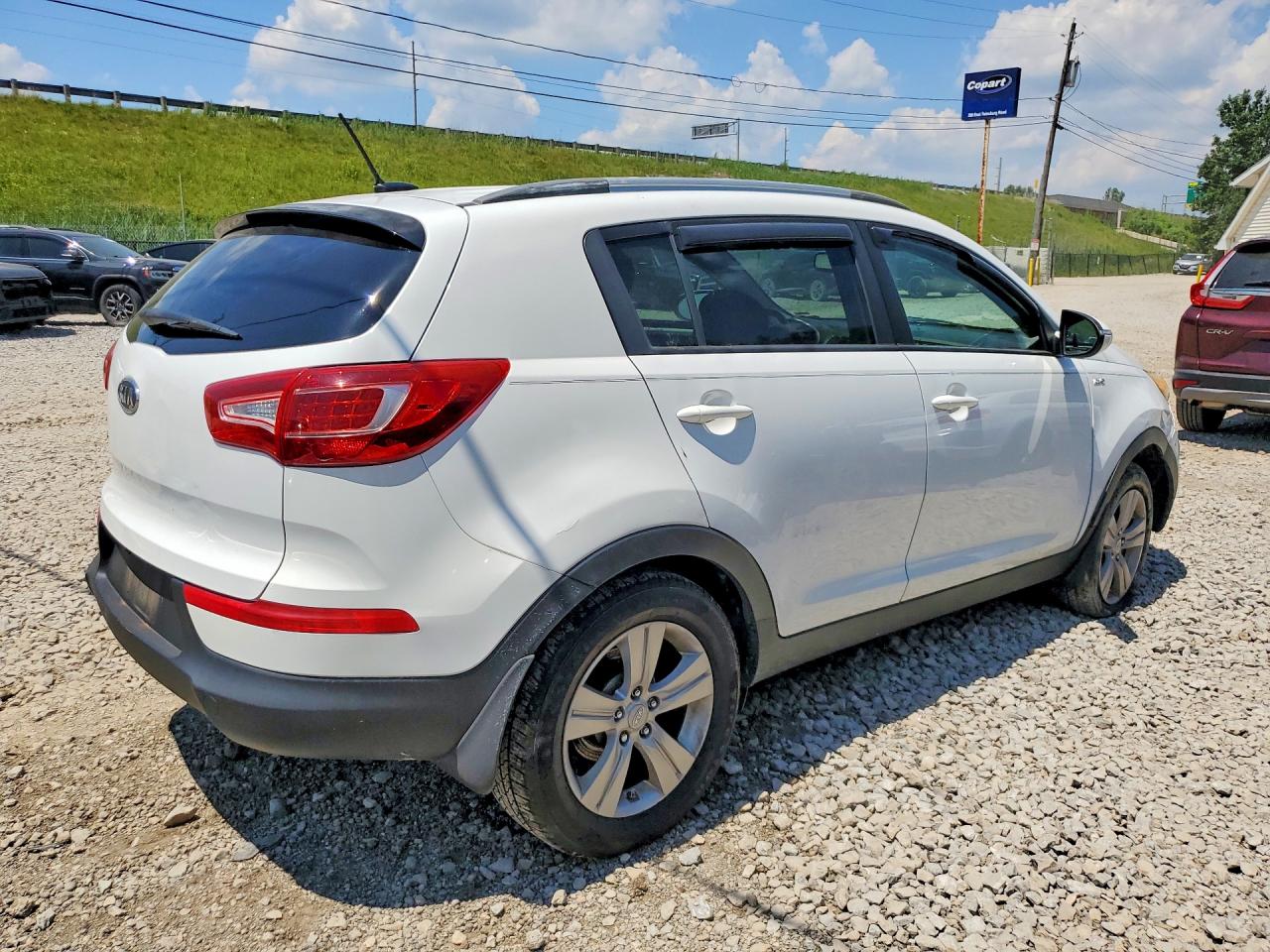 2011 Kia Sportage Ex/x Line Белый vin: KNDPBCA28B7038080