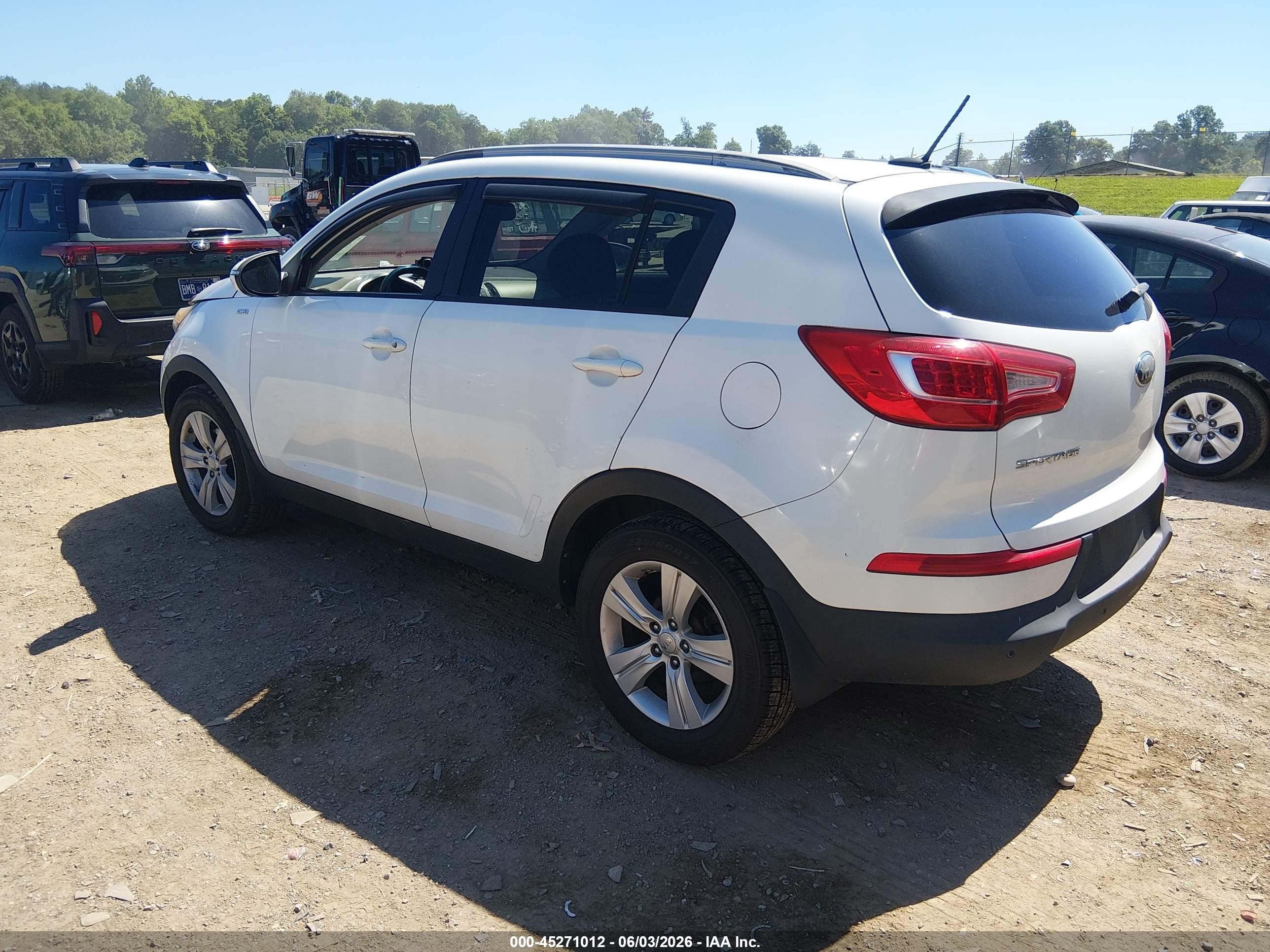 2013 Kia Sportage Lx White vin: KNDPBCA28D7478030