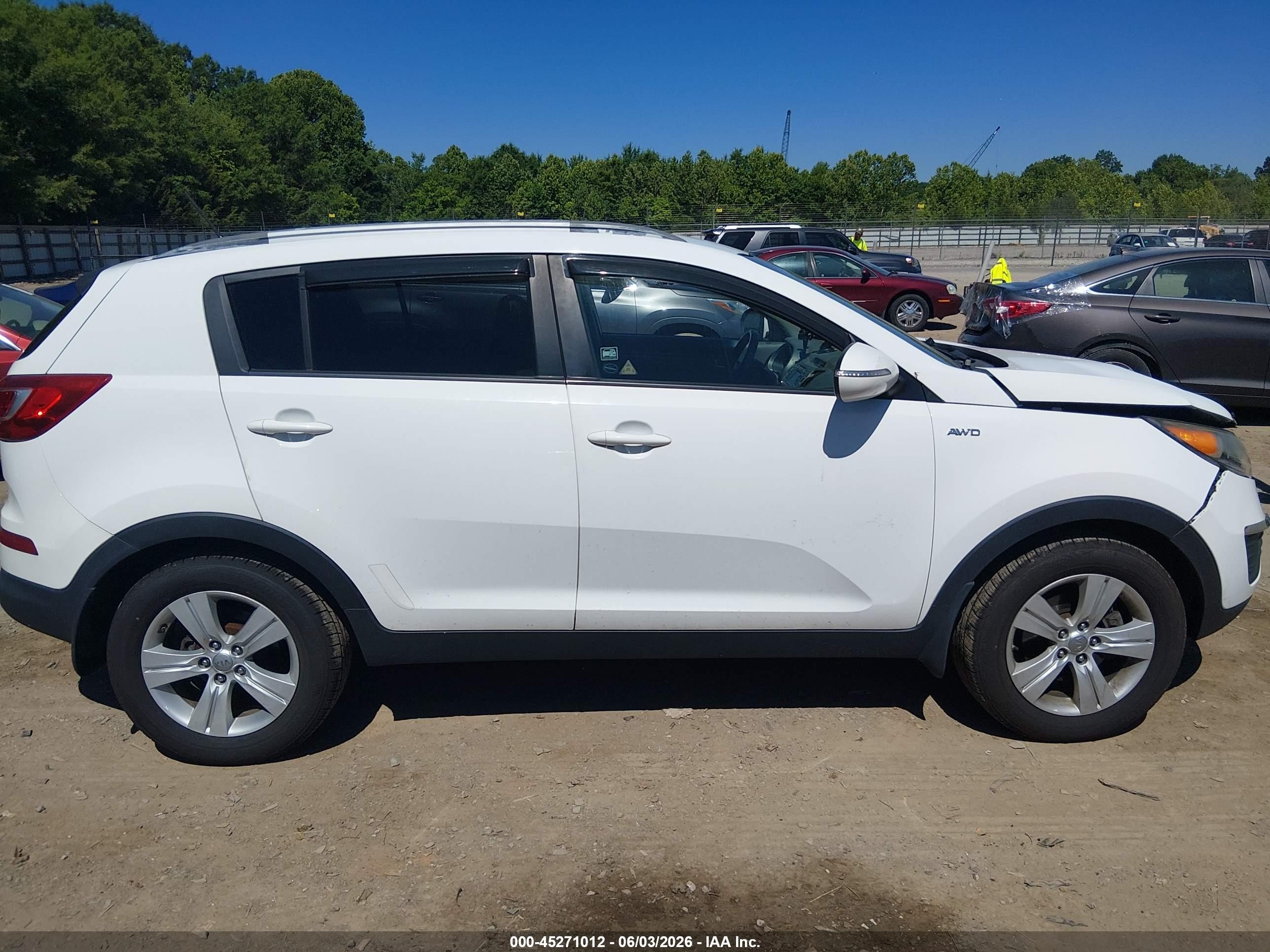 2013 Kia Sportage Lx White vin: KNDPBCA28D7478030