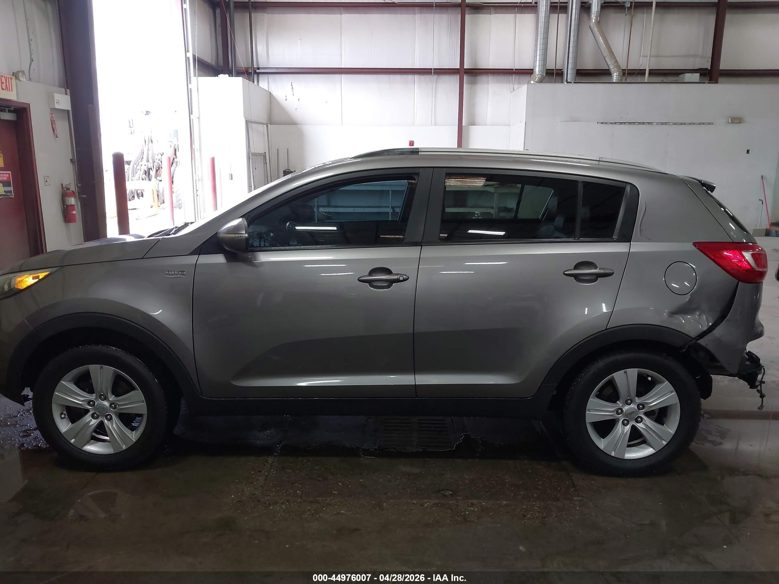2011 Kia Sportage Lx Gray vin: KNDPBCA29B7049833