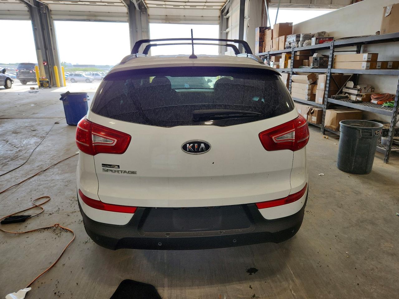 2011 Kia Sportage Lx White vin: KNDPBCA29B7083934