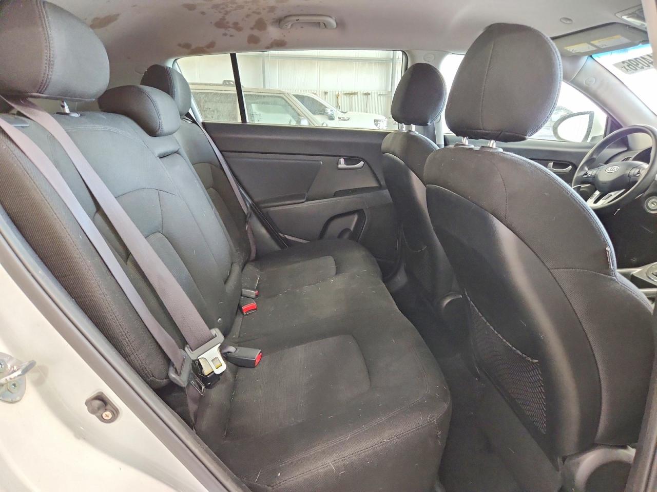 2011 Kia Sportage Lx White vin: KNDPBCA29B7083934