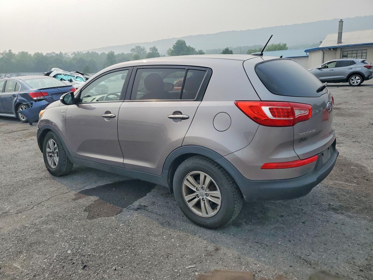 2011 Kia Sportage Lx Бежевый vin: KNDPBCA2XB7136155