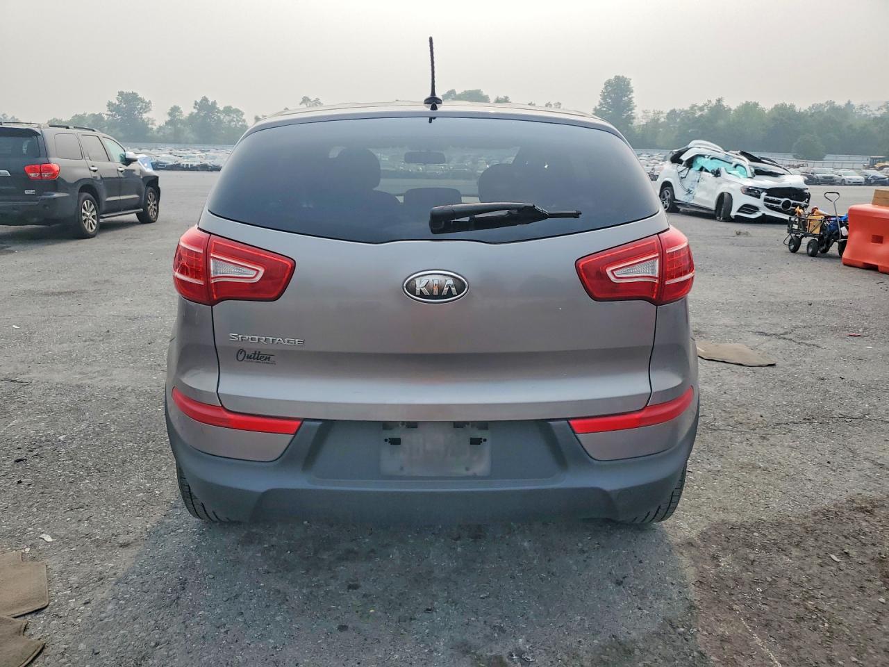 2011 Kia Sportage Lx Бежевый vin: KNDPBCA2XB7136155