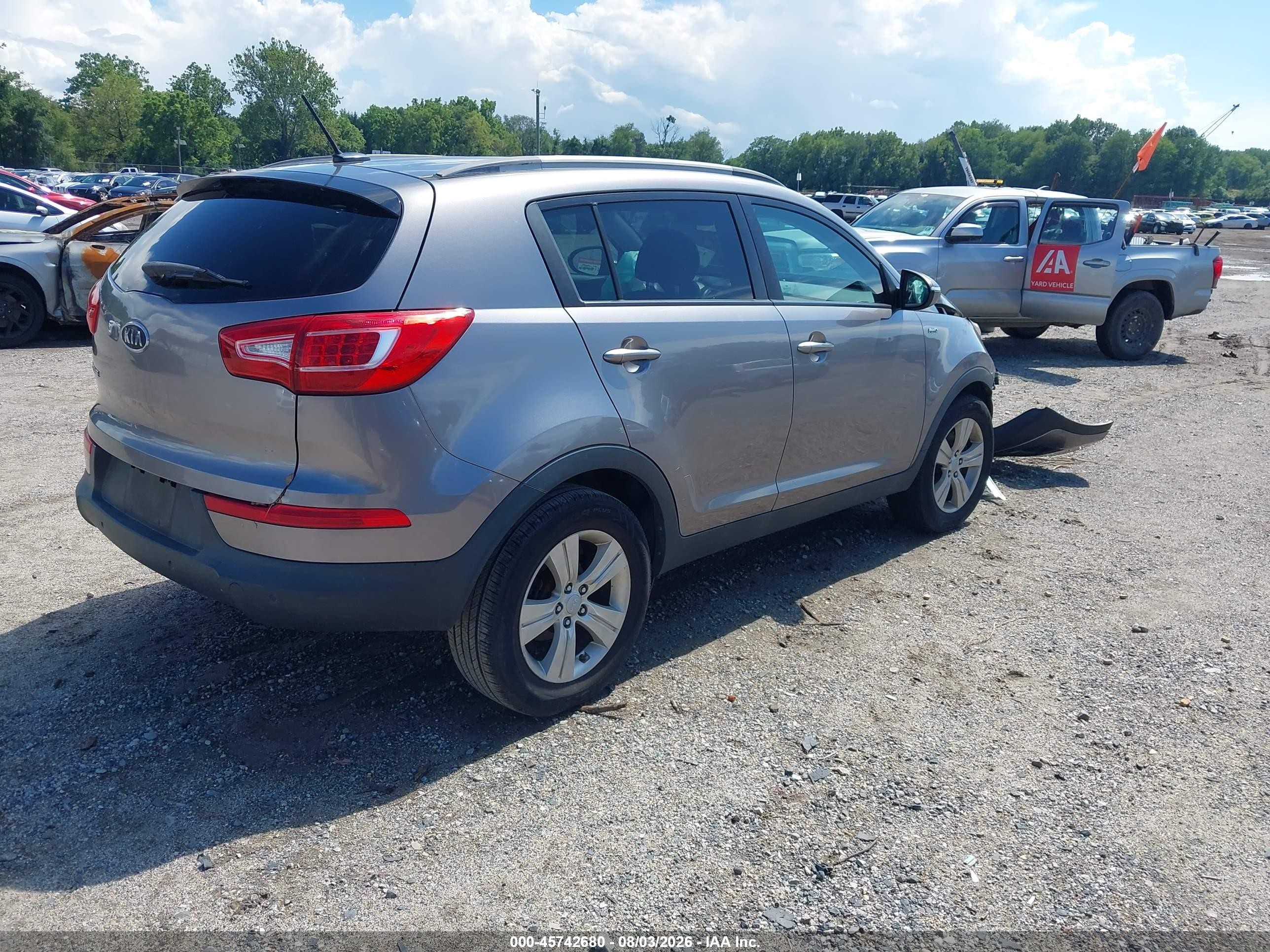 2011 Kia Sportage Lx Silver vin: KNDPBCA2XB7168197