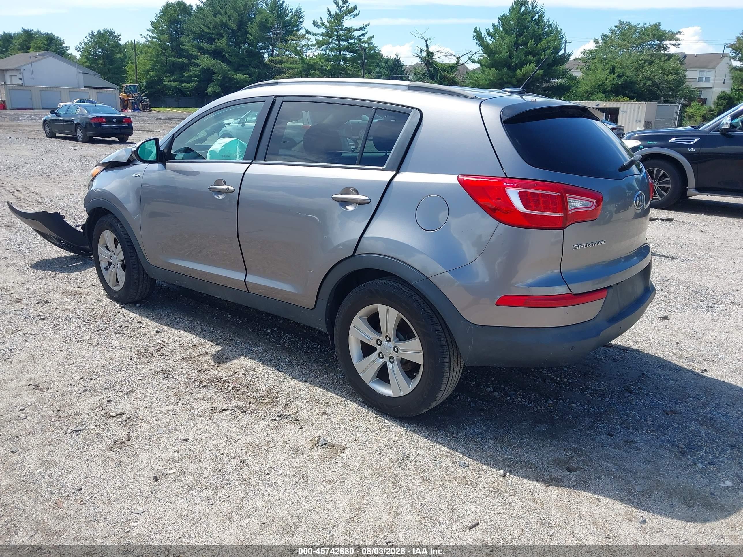 2011 Kia Sportage Lx Silver vin: KNDPBCA2XB7168197