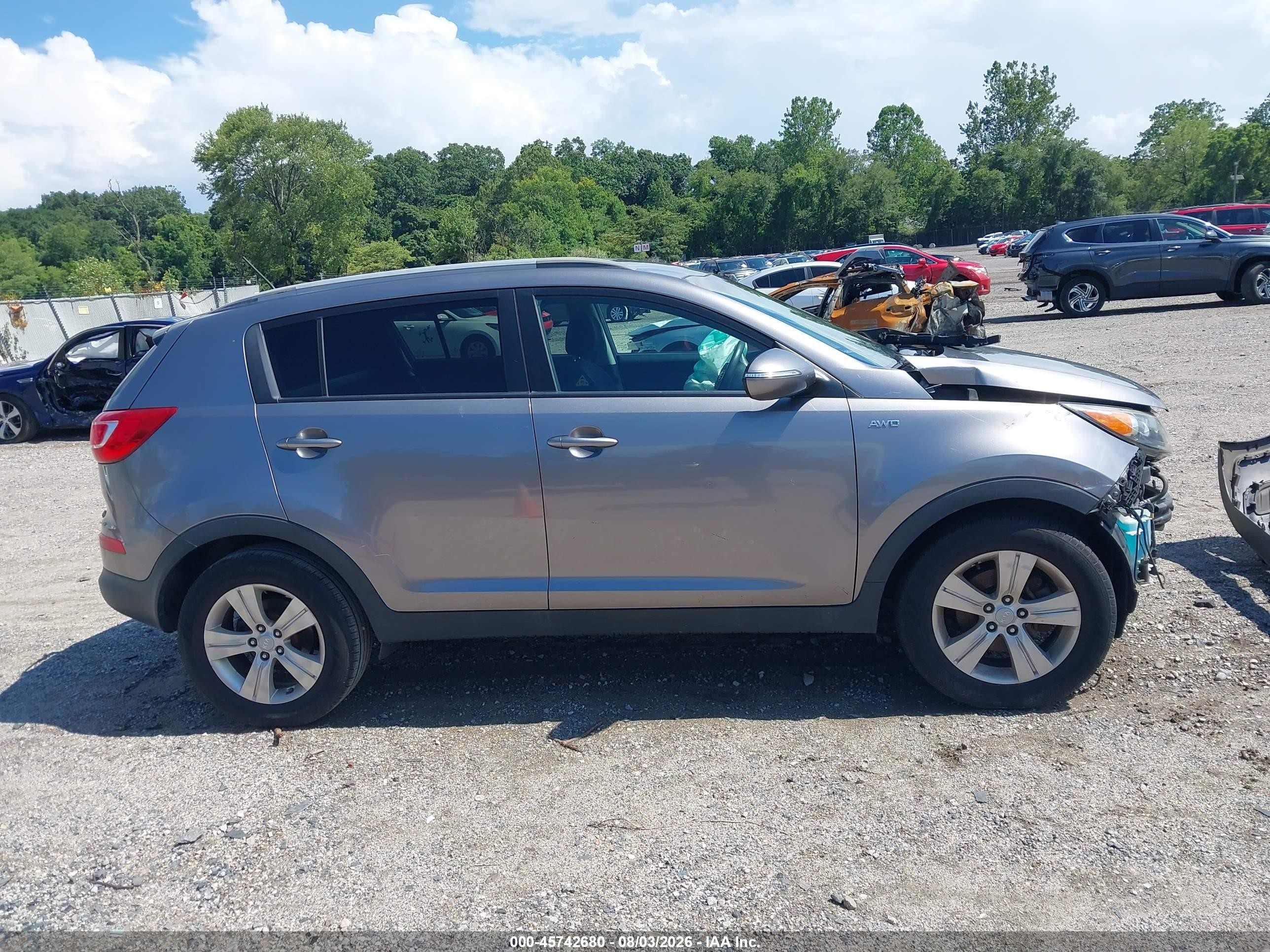 2011 Kia Sportage Lx Silver vin: KNDPBCA2XB7168197