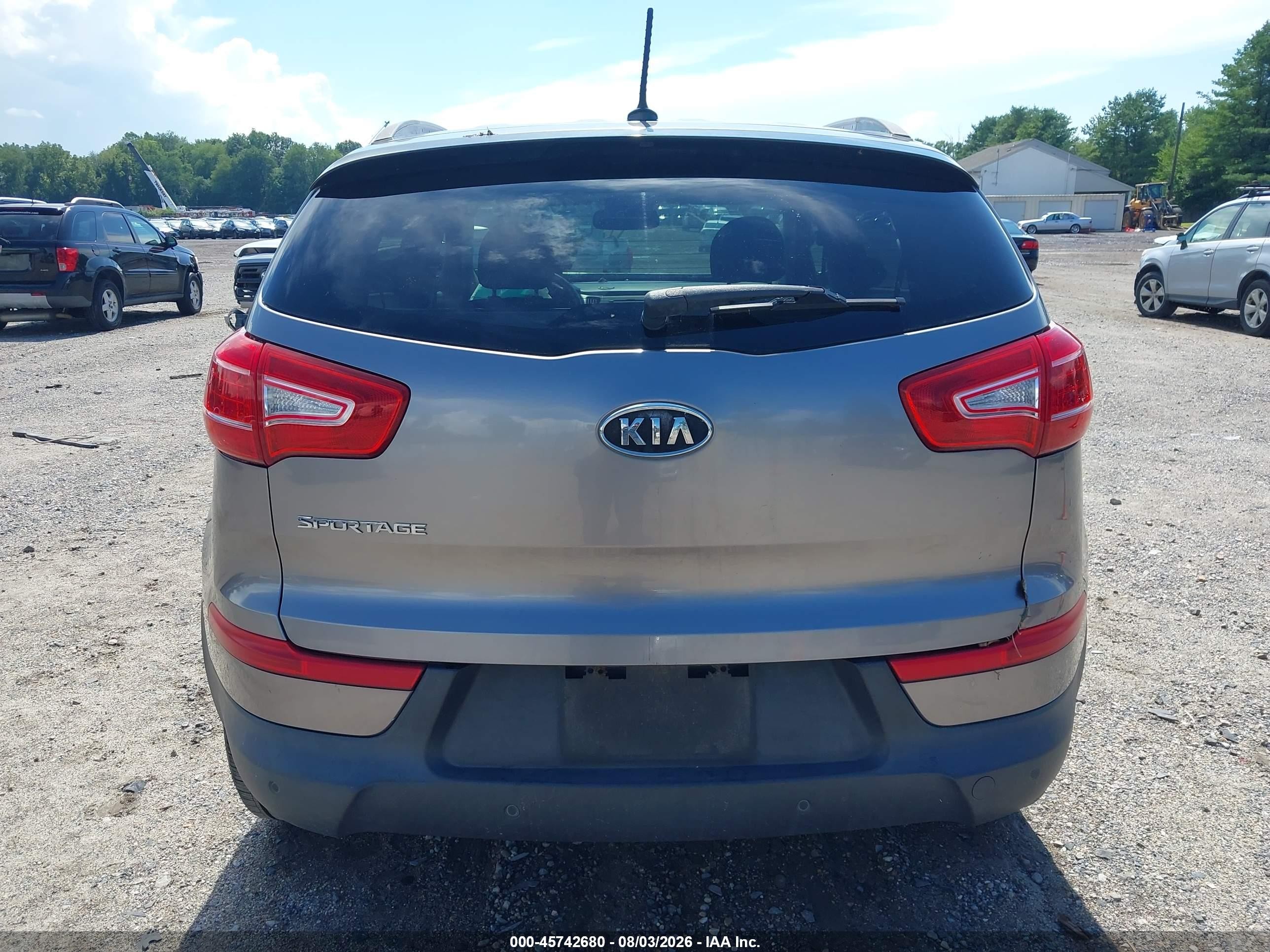 2011 Kia Sportage Lx Silver vin: KNDPBCA2XB7168197