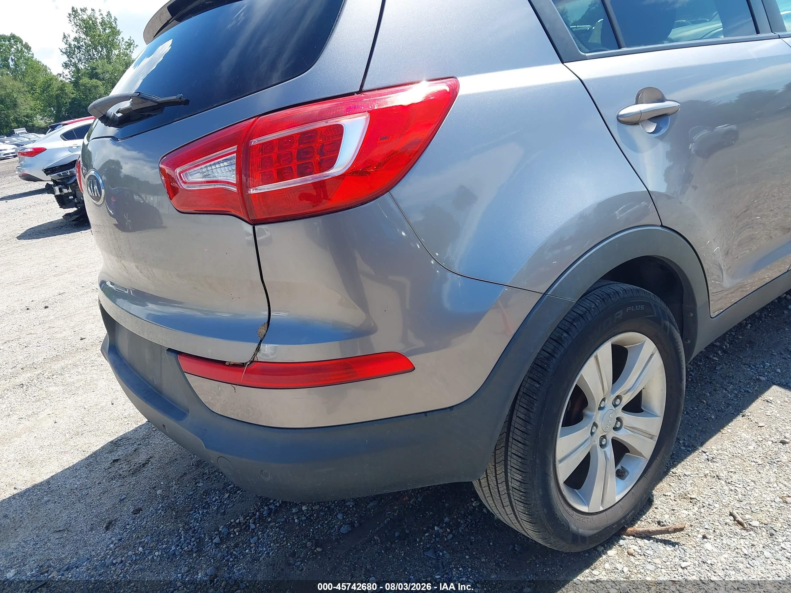 2011 Kia Sportage Lx Silver vin: KNDPBCA2XB7168197