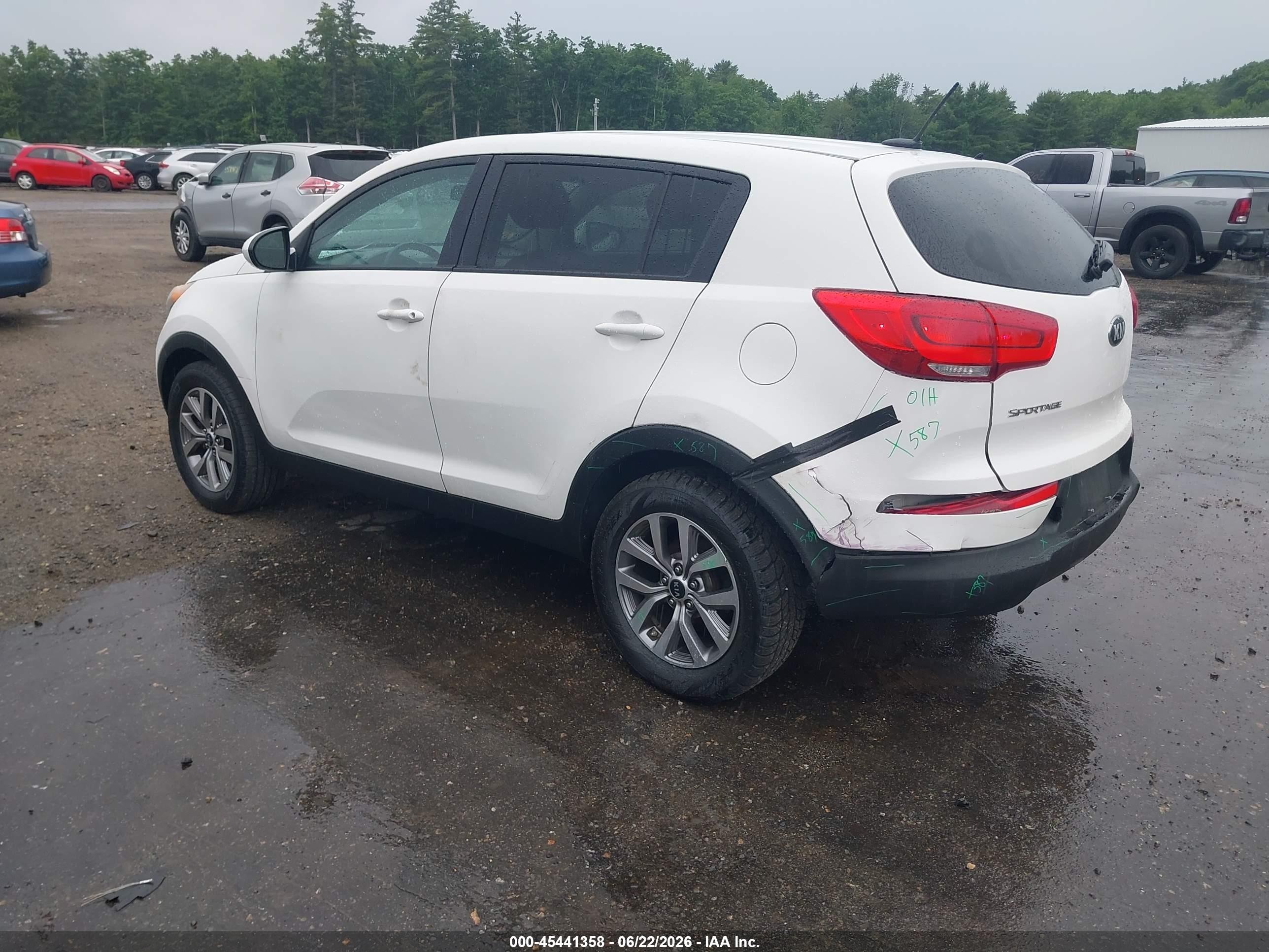 2014 Kia Sportage Lx White vin: KNDPBCAC0E7606111