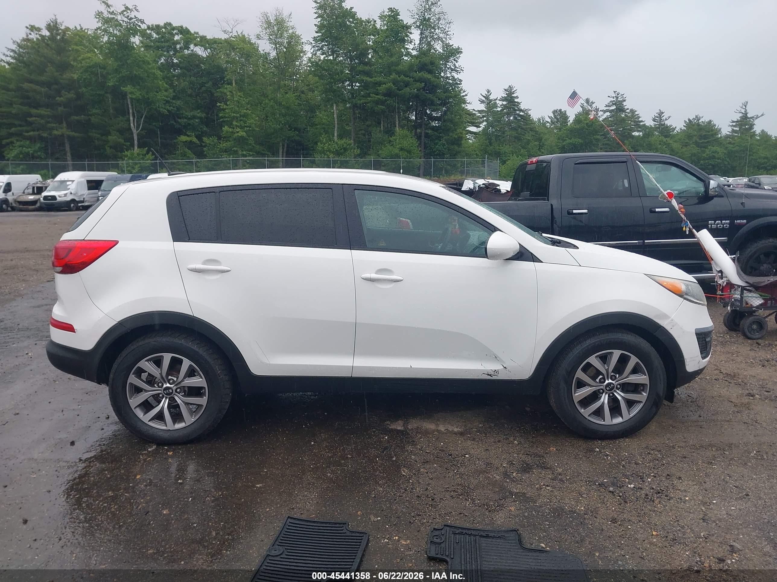 2014 Kia Sportage Lx White vin: KNDPBCAC0E7606111