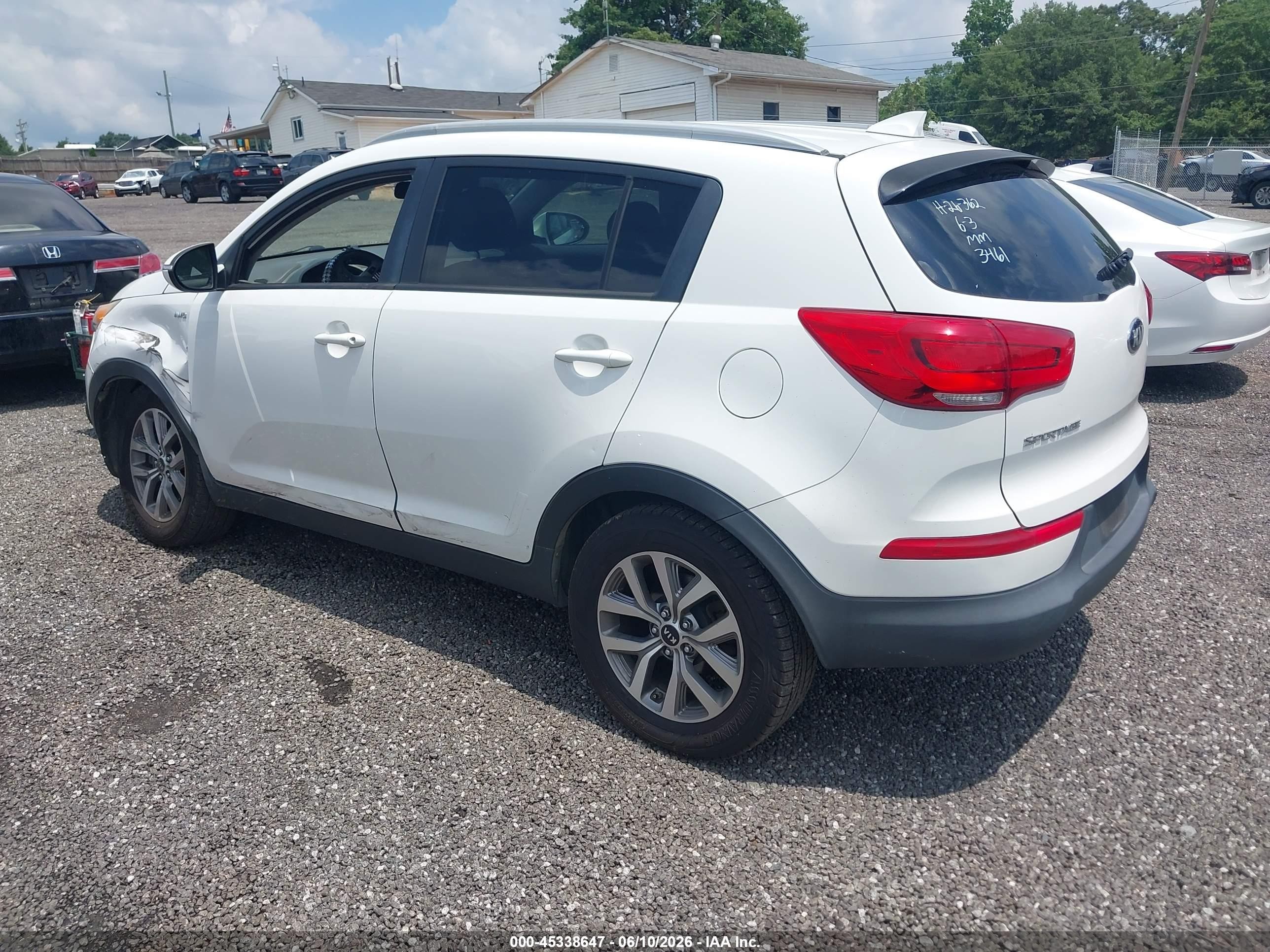 2015 Kia Sportage Lx Белый vin: KNDPBCAC1F7713461