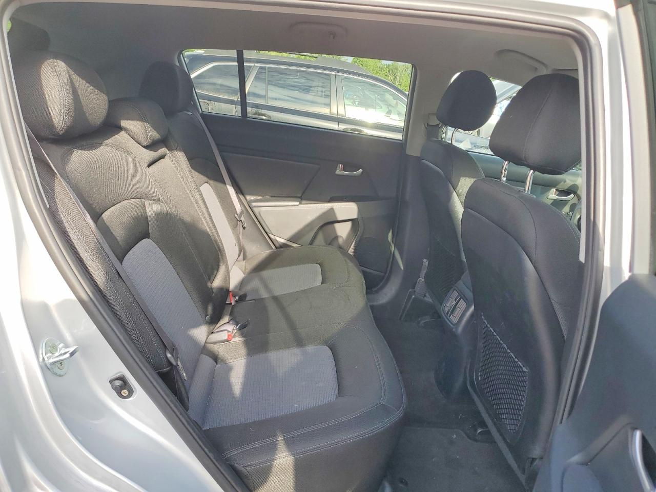 2015 Kia Sportage Lx Silver vin: KNDPBCAC1F7734097