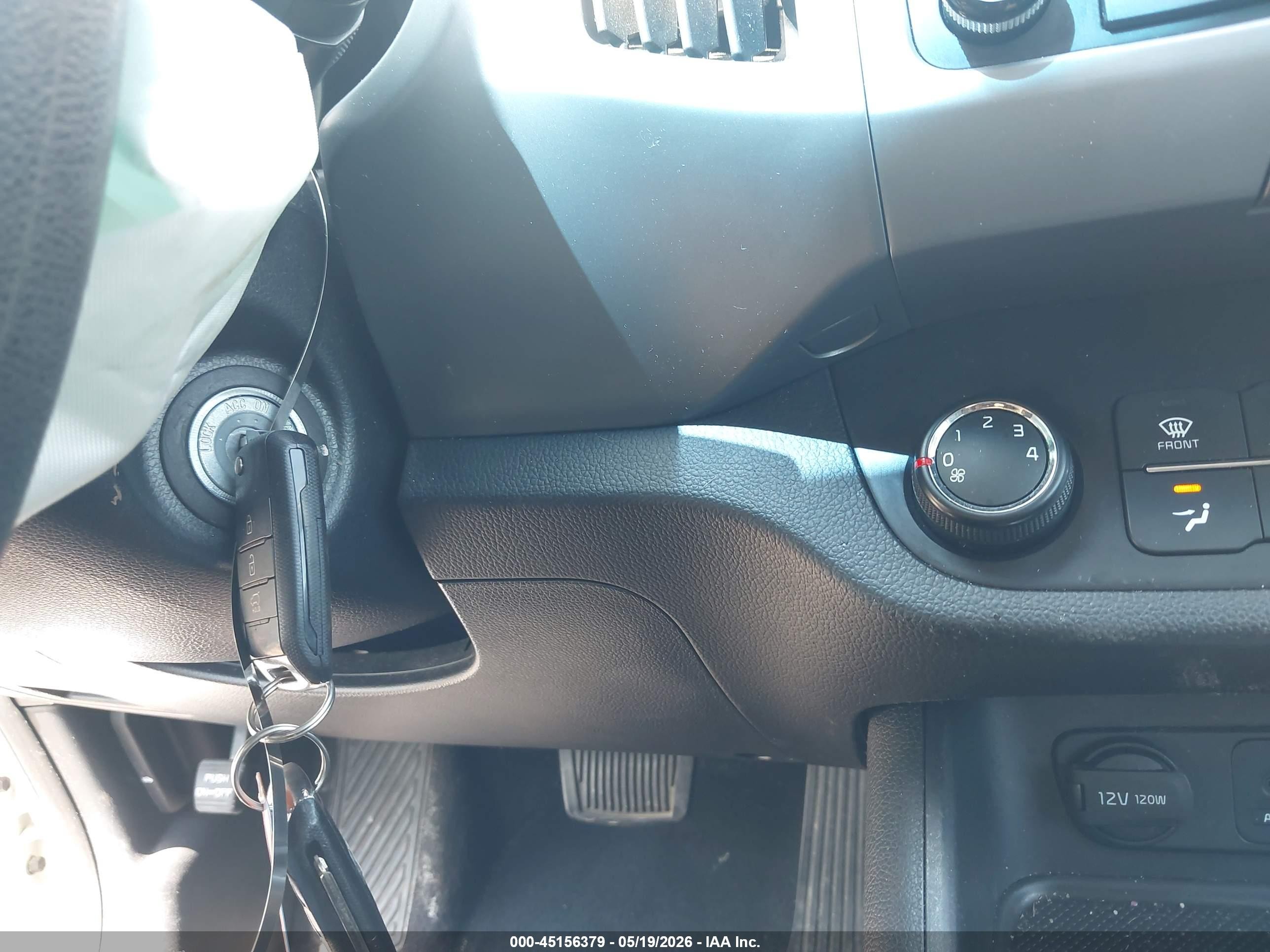 2015 Kia Sportage Lx Белый vin: KNDPBCAC1F7759078