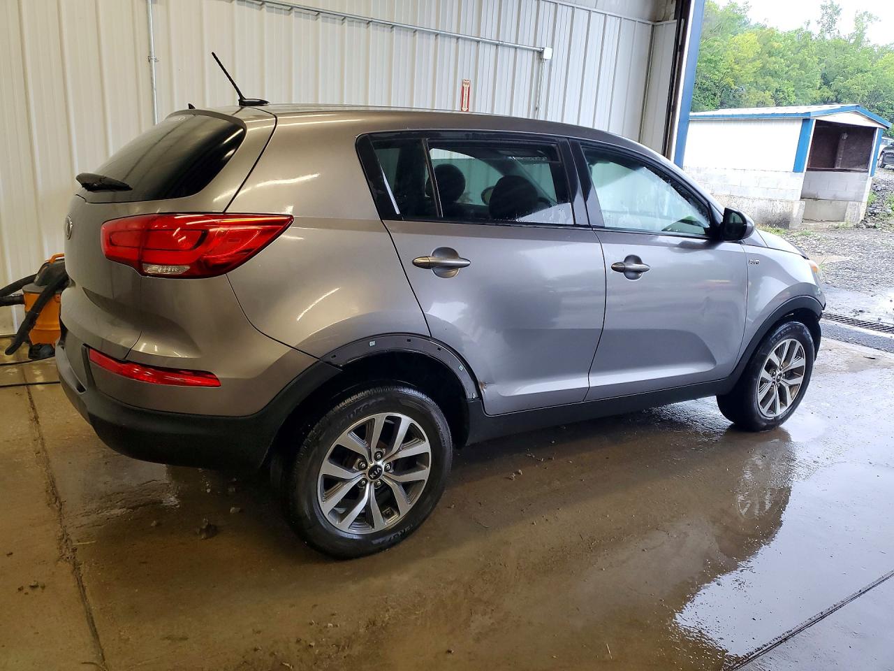 2015 Kia Sportage Lx Silver vin: KNDPBCAC1F7778598