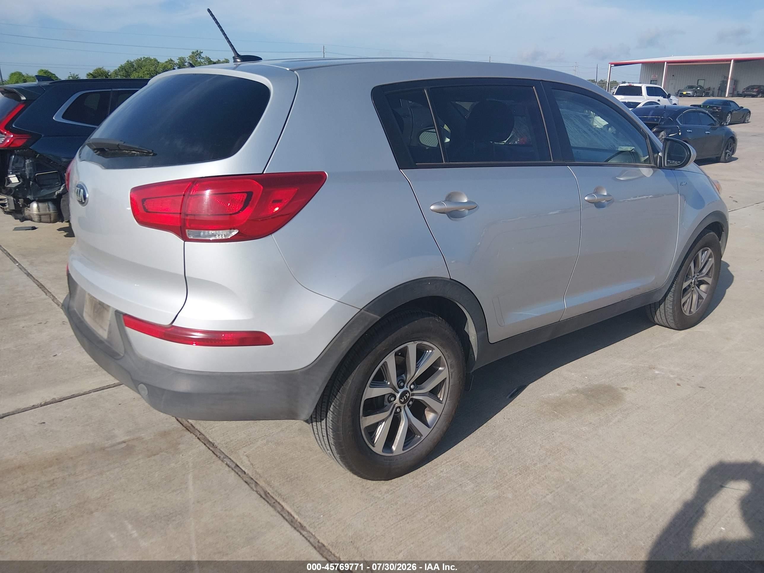 2015 Kia Sportage Lx Silver vin: KNDPBCAC1F7780108