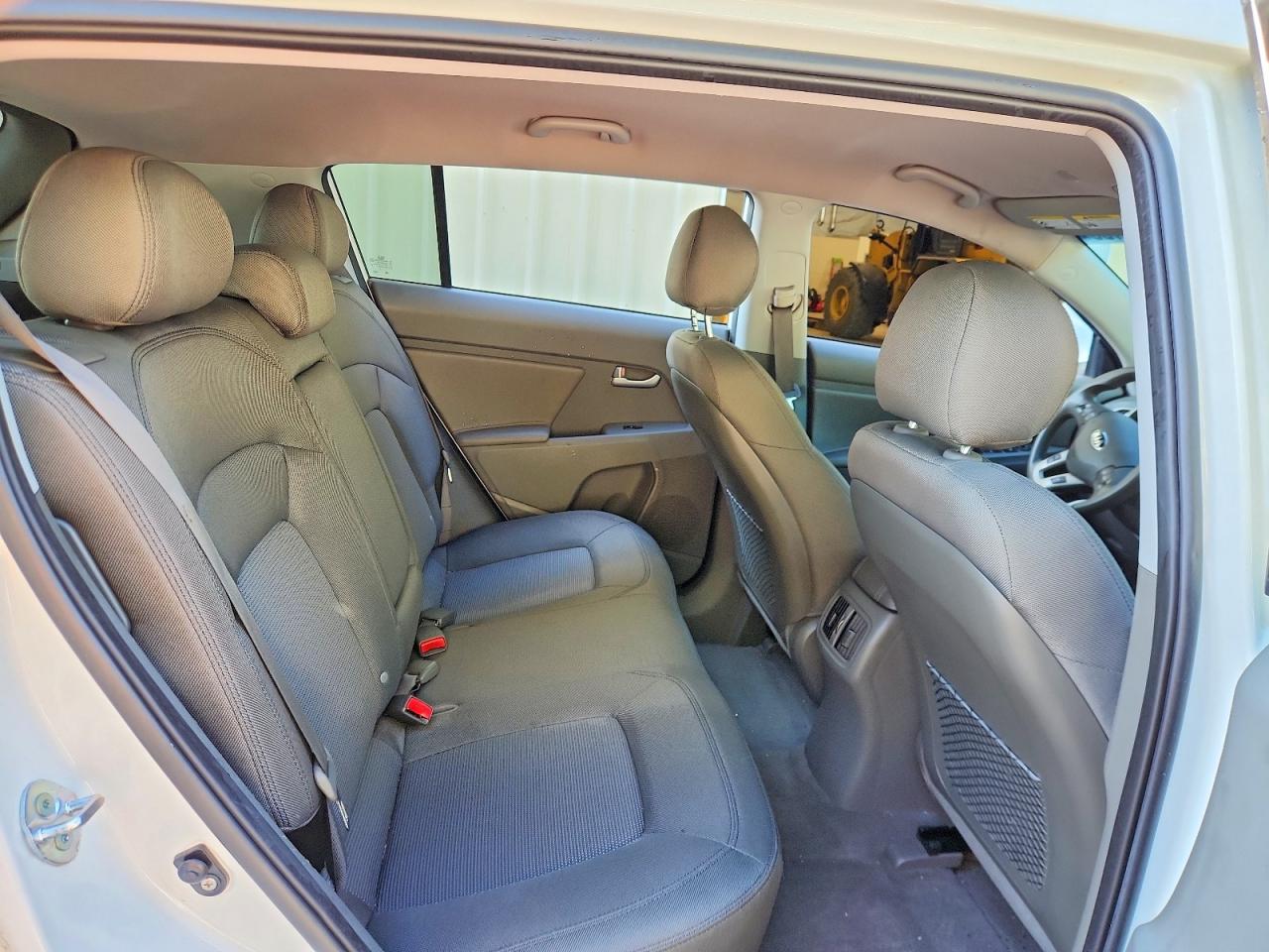 2015 Kia Sportage Lx White vin: KNDPBCAC2F7781672