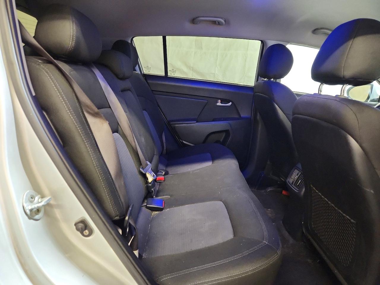 2015 Kia Sportage Lx Silver vin: KNDPBCAC3F7677658