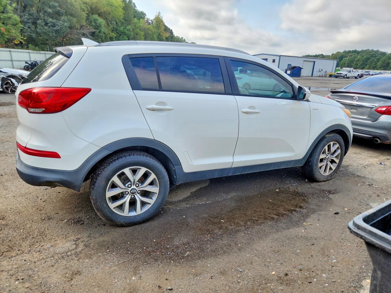 2015 Kia Sportage Lx White vin: KNDPBCAC3F7767750
