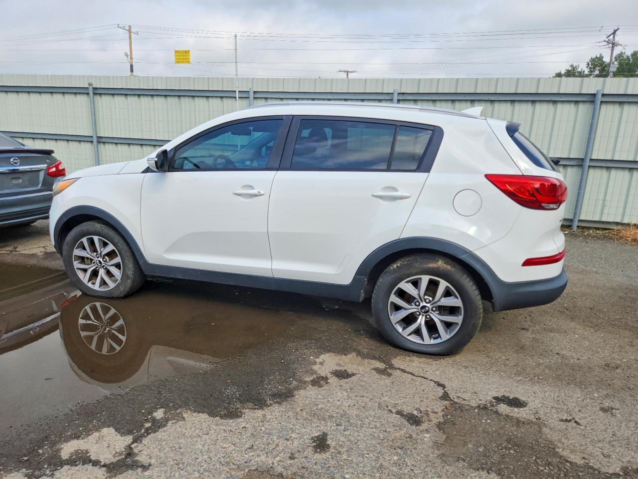 2015 Kia Sportage Lx White vin: KNDPBCAC3F7767750