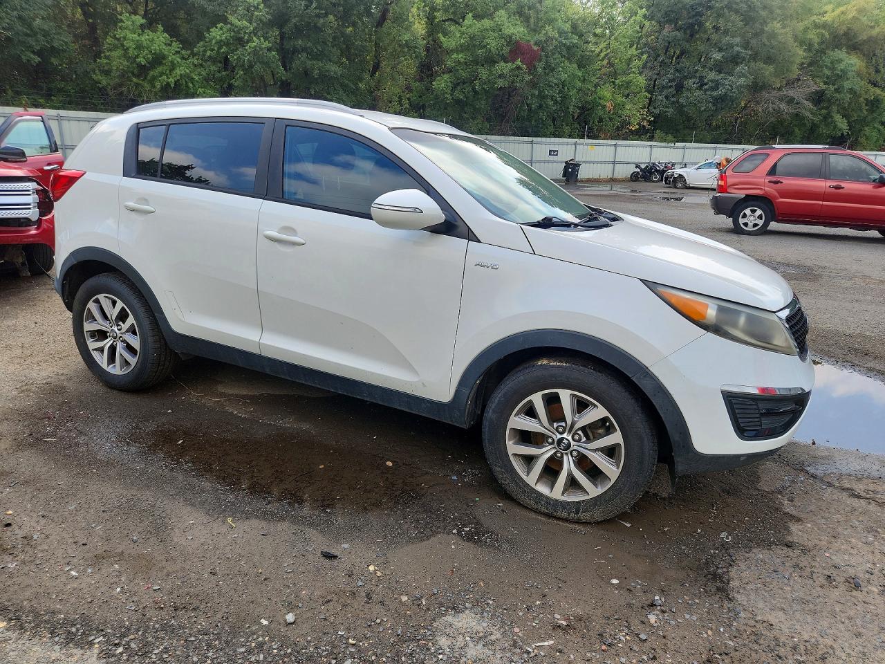 2015 Kia Sportage Lx White vin: KNDPBCAC3F7767750
