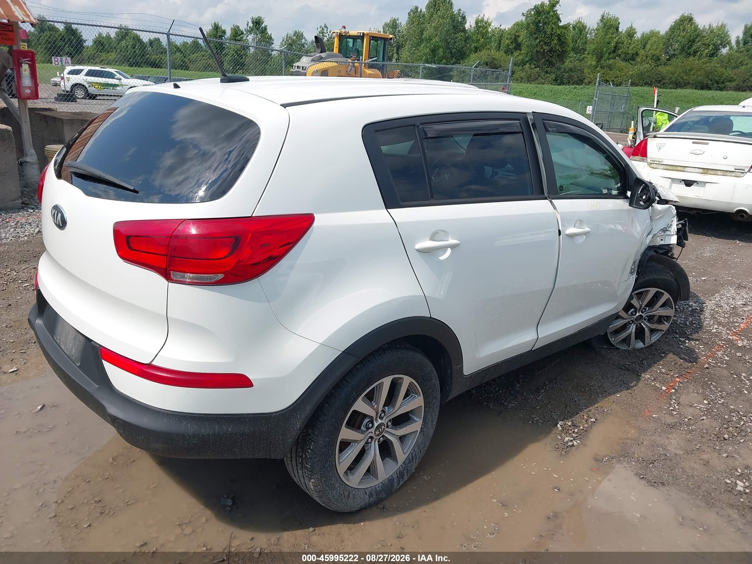 2015 Kia Sportage Lx White vin: KNDPBCAC3F7793880