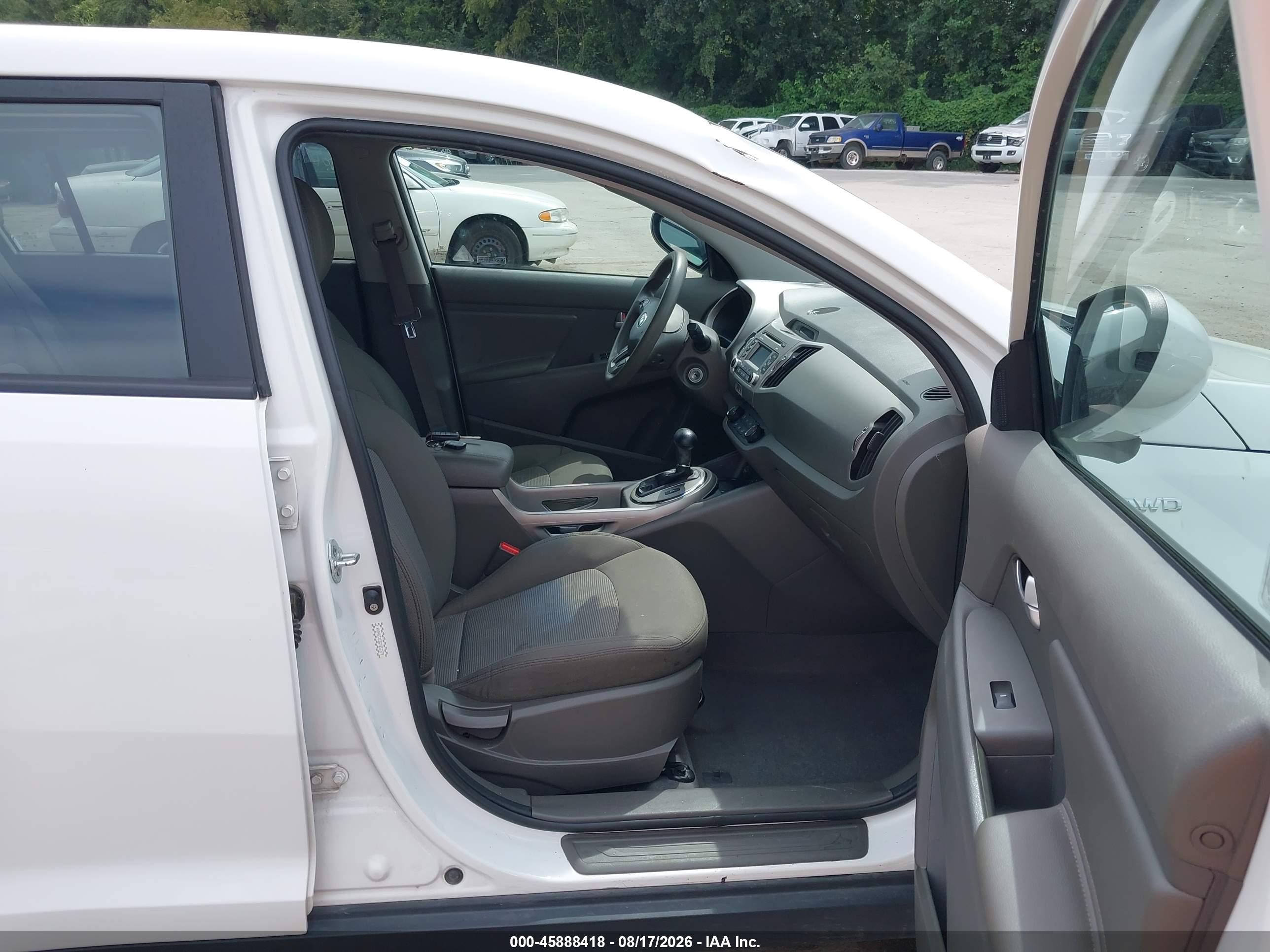 2016 Kia Sportage Lx White vin: KNDPBCAC3G7852279