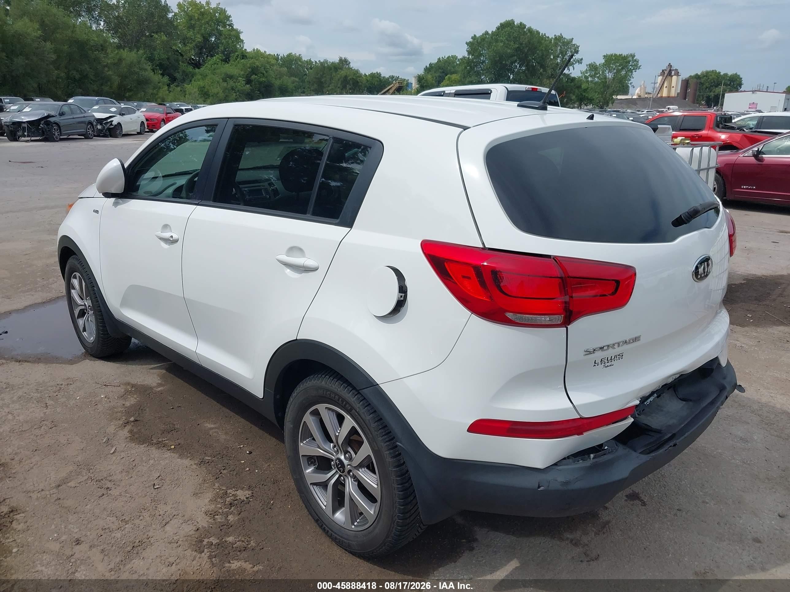 2016 Kia Sportage Lx White vin: KNDPBCAC3G7852279
