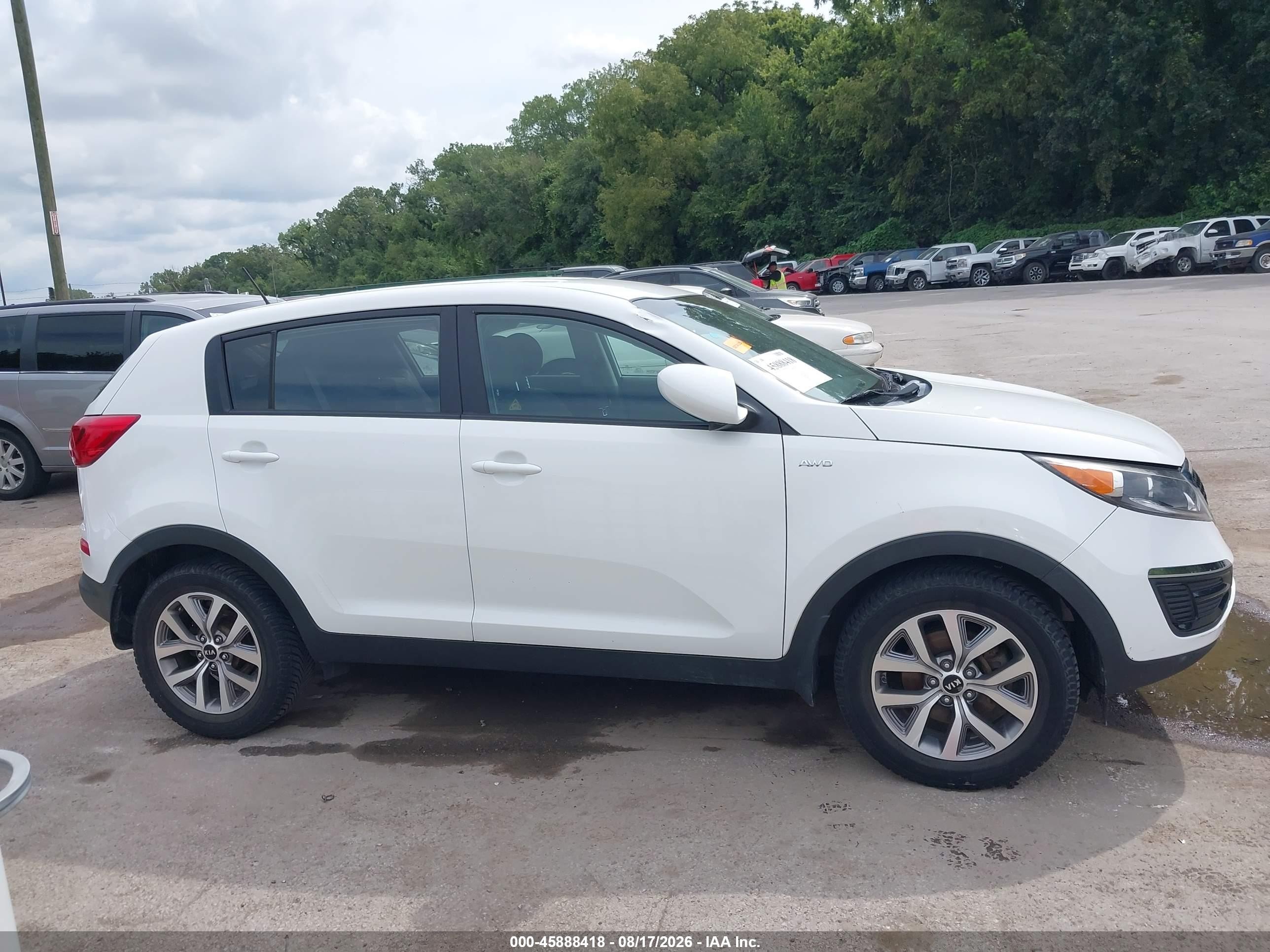 2016 Kia Sportage Lx White vin: KNDPBCAC3G7852279