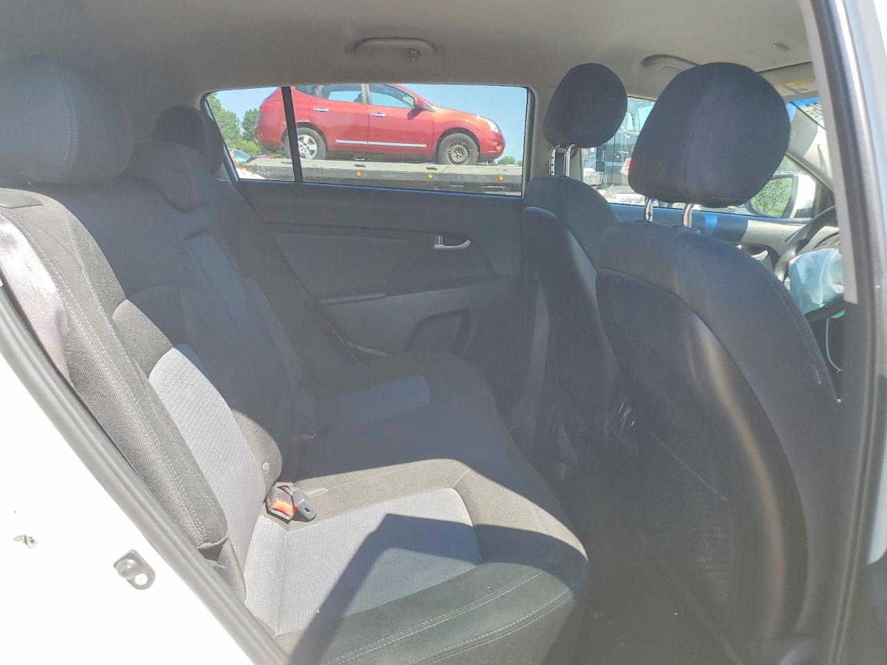 2015 Kia Sportage Lx White vin: KNDPBCAC4F7686756