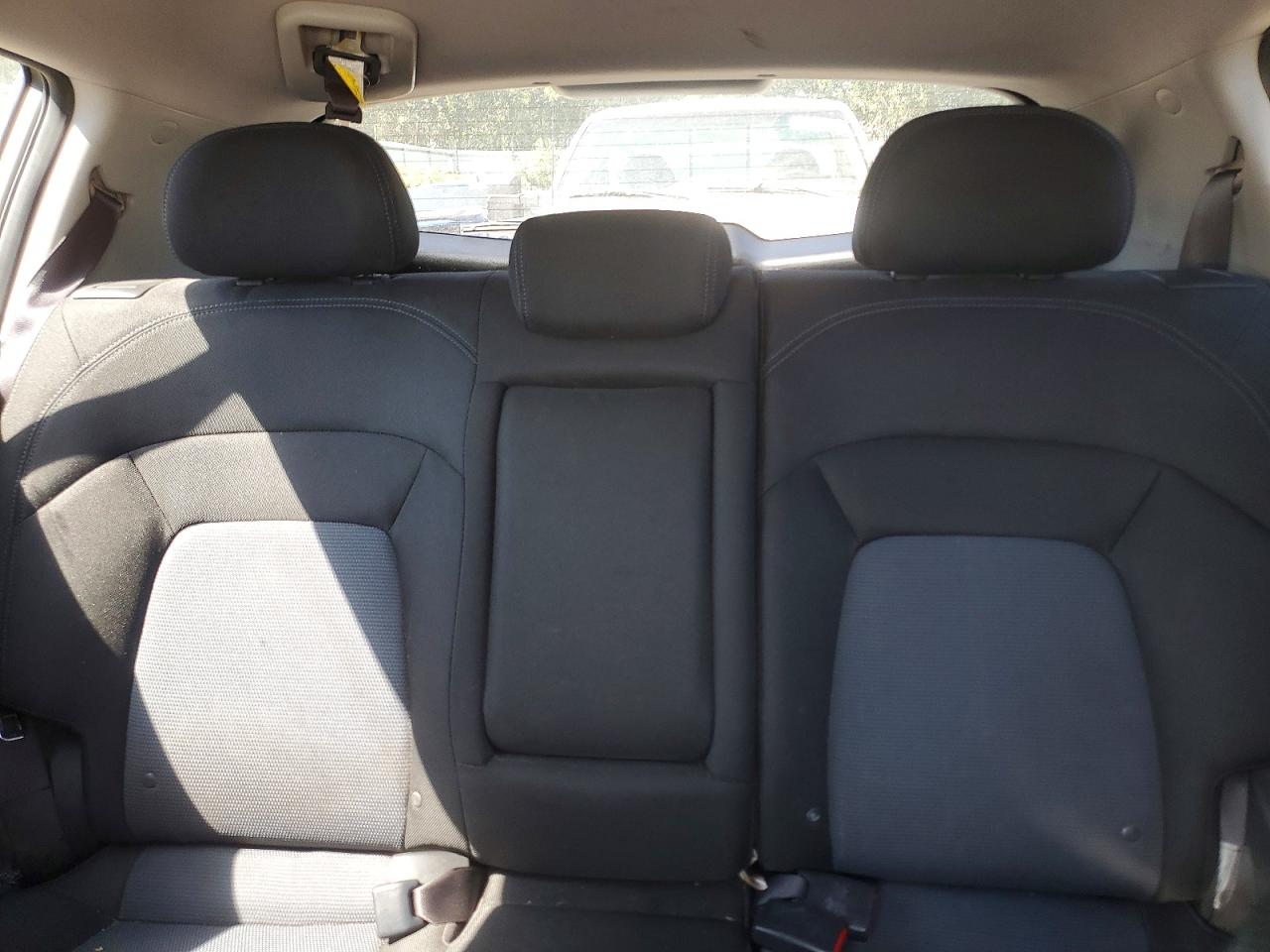 2015 Kia Sportage Lx White vin: KNDPBCAC4F7686756