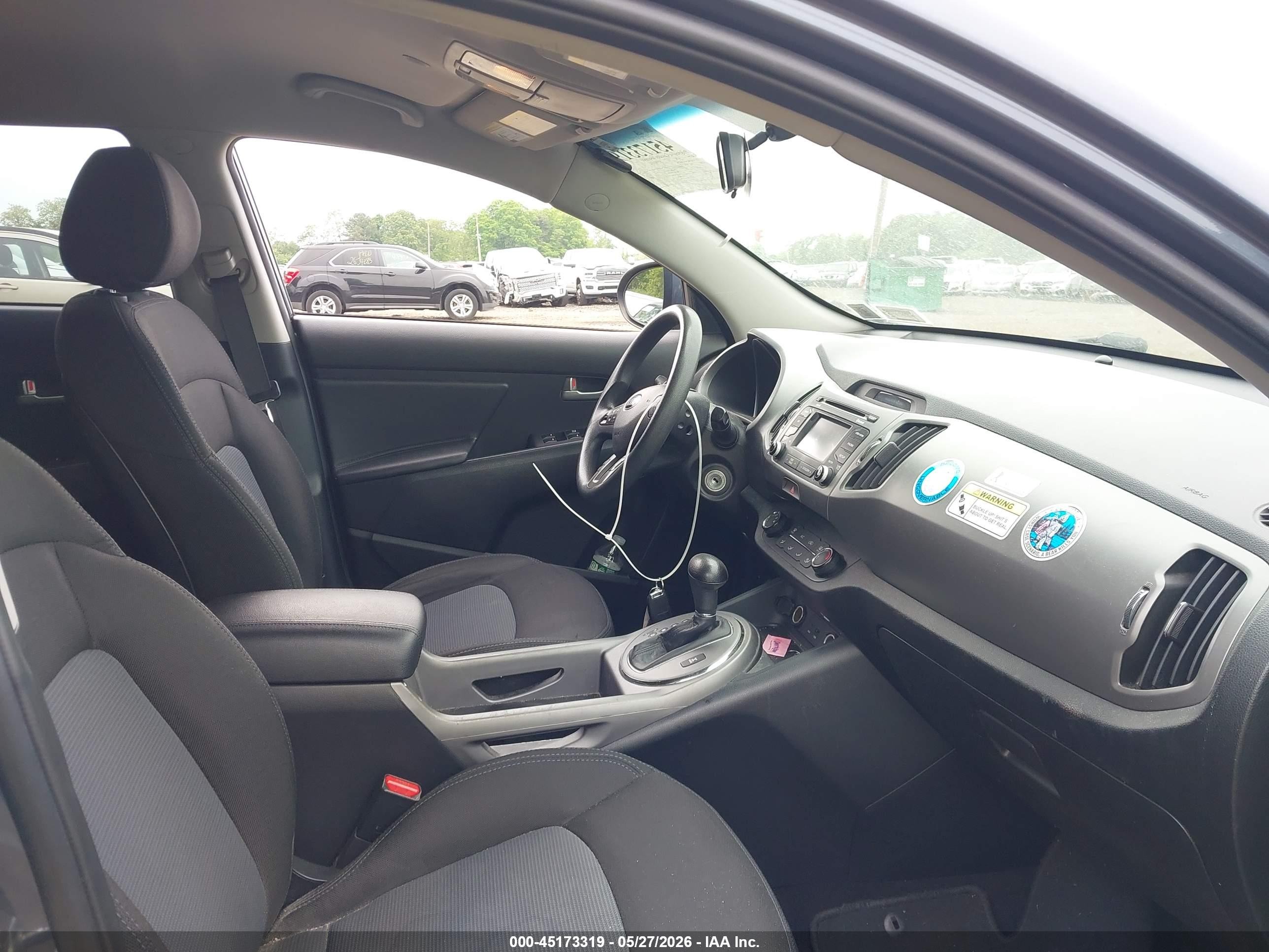 2015 Kia Sportage Lx Серый vin: KNDPBCAC4F7693299