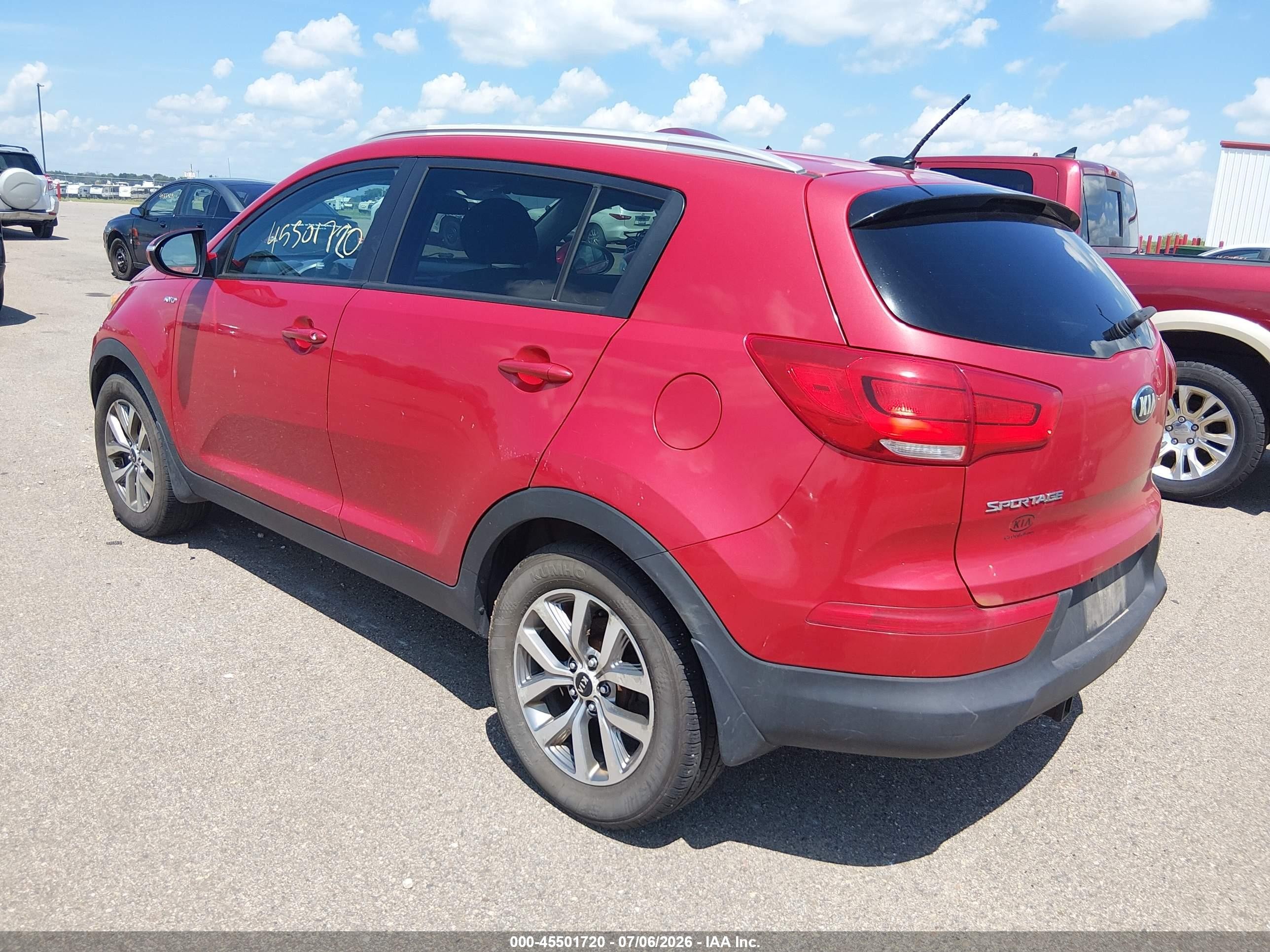 2015 Kia Sportage Lx Красный vin: KNDPBCAC4F7738273