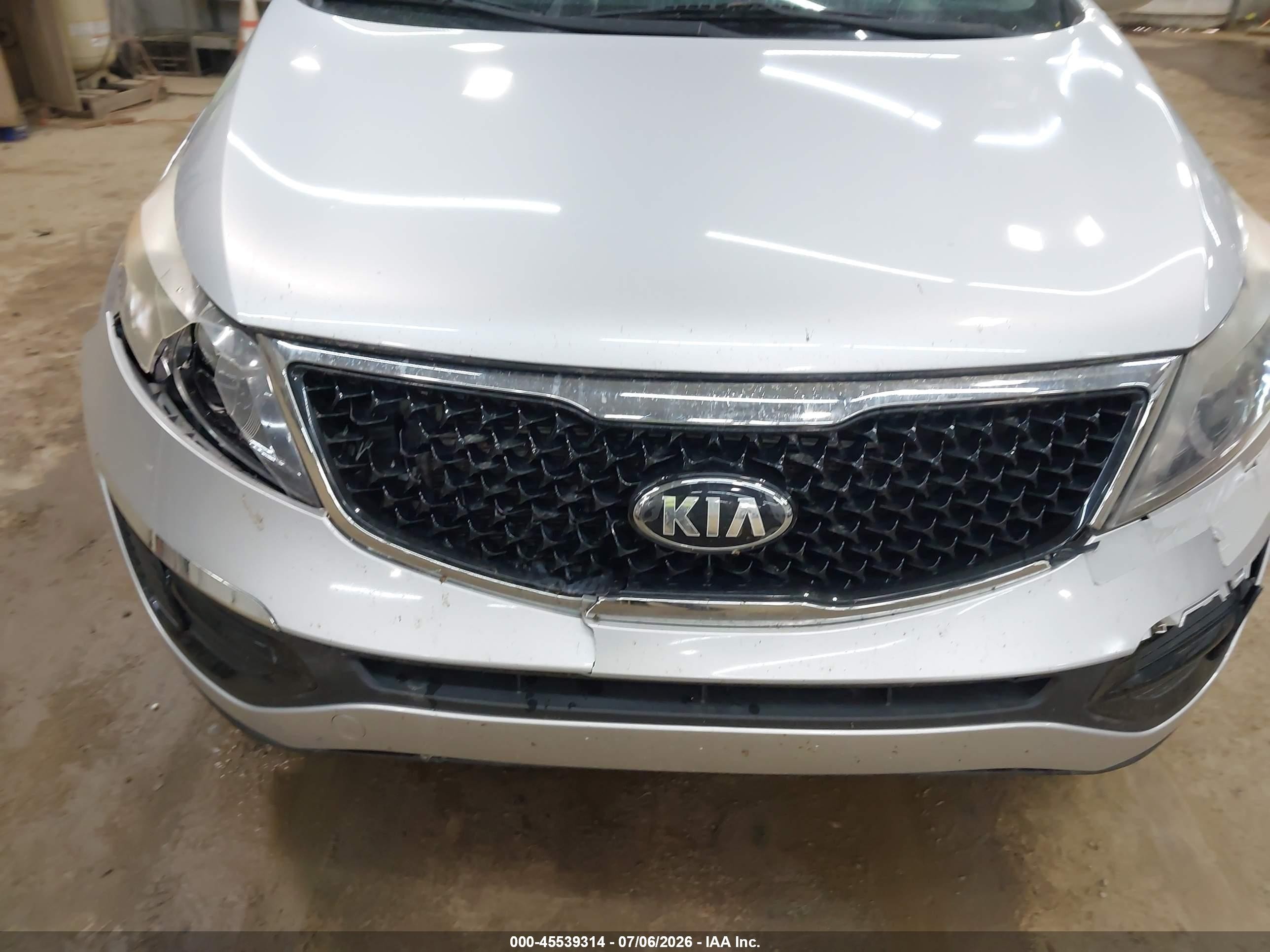2015 Kia Sportage Lx Silver vin: KNDPBCAC6F7702441