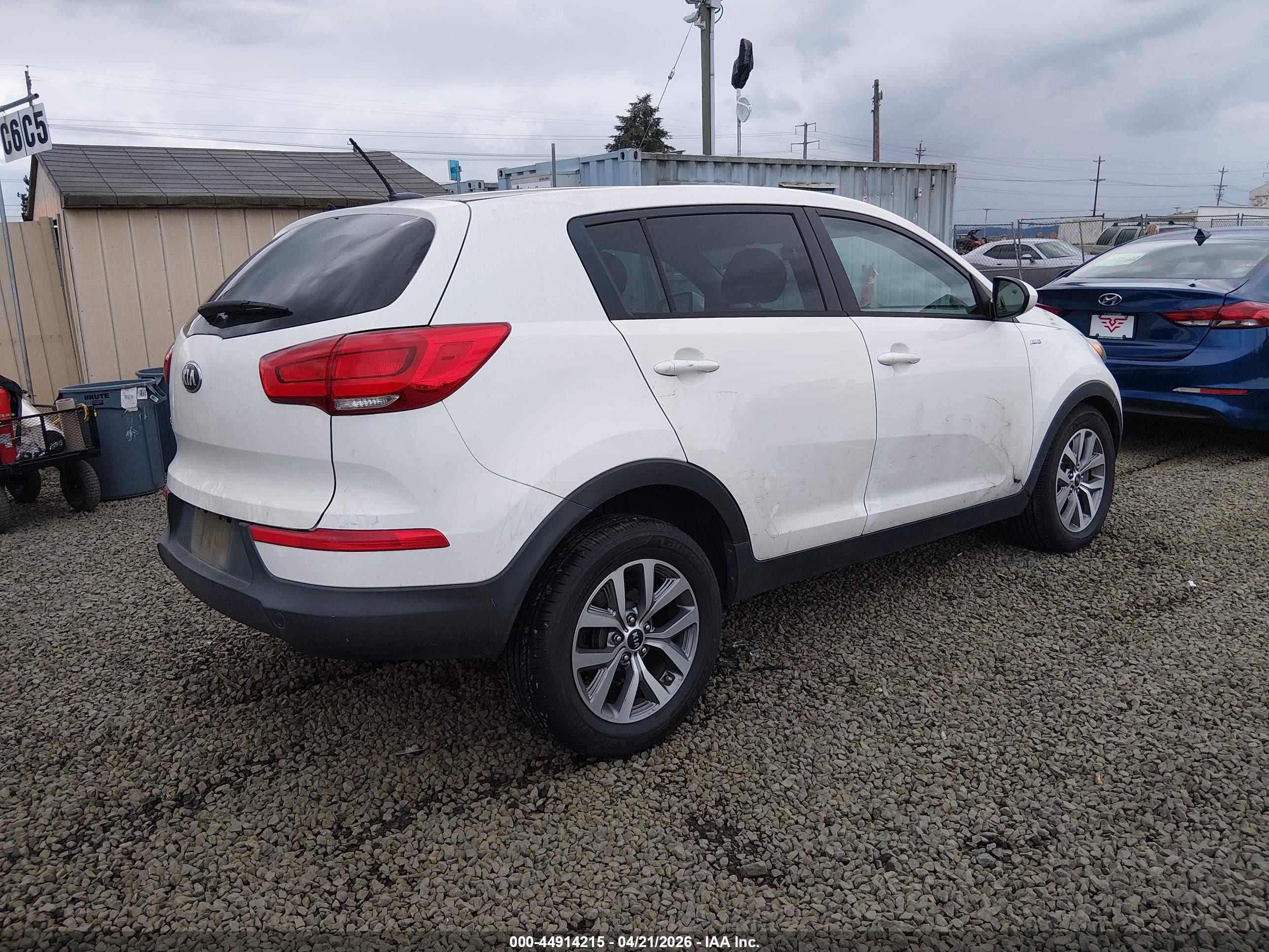 2016 Kia Sportage Lx Белый vin: KNDPBCAC6G7877791