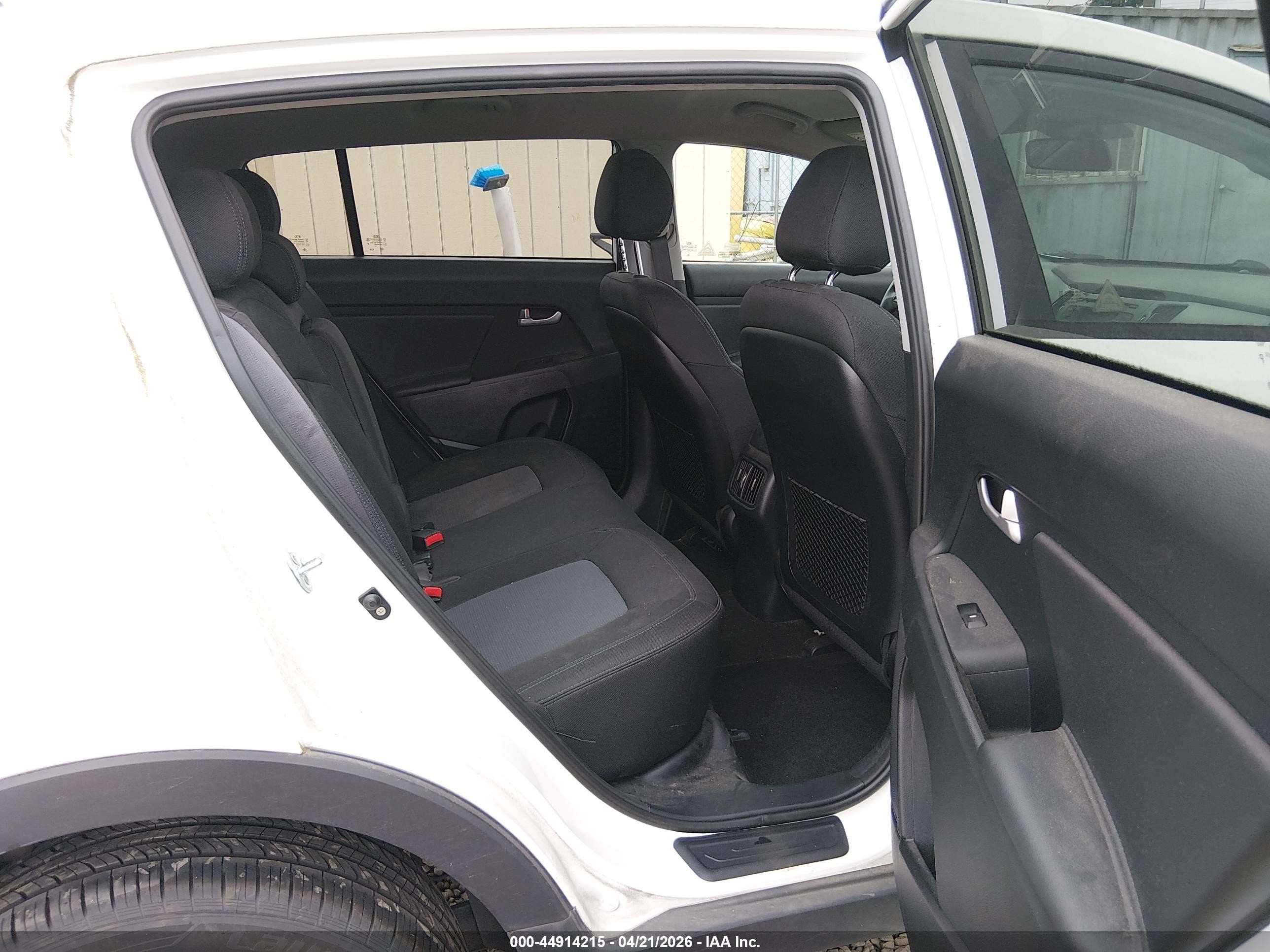 2016 Kia Sportage Lx Белый vin: KNDPBCAC6G7877791