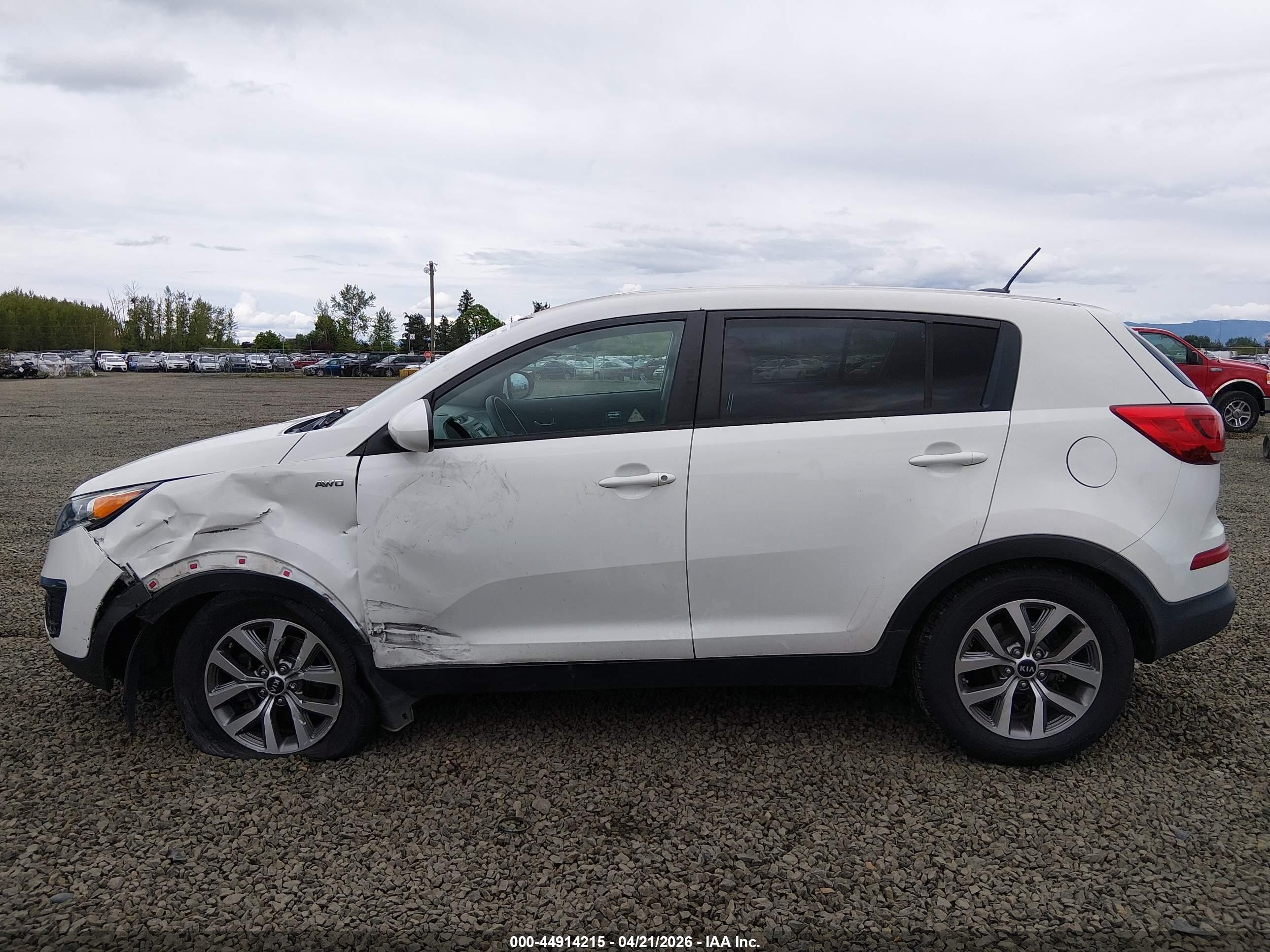 2016 Kia Sportage Lx Белый vin: KNDPBCAC6G7877791