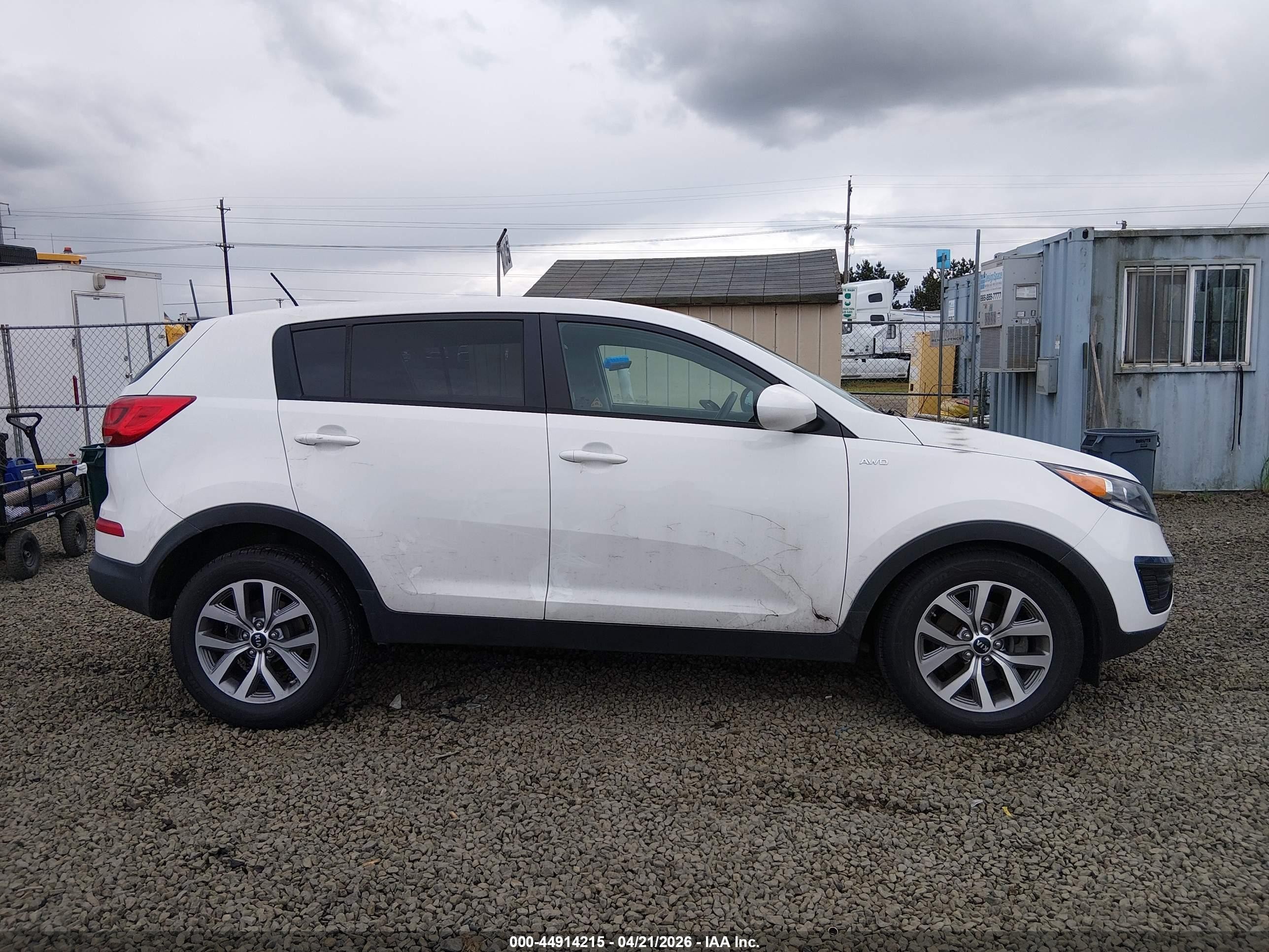 2016 Kia Sportage Lx Белый vin: KNDPBCAC6G7877791