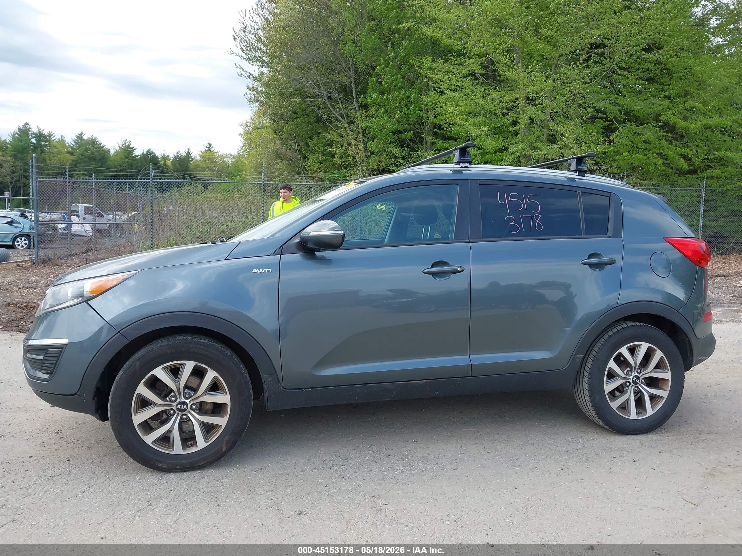 2014 Kia Sportage Lx Dark Blue vin: KNDPBCAC7E7564942