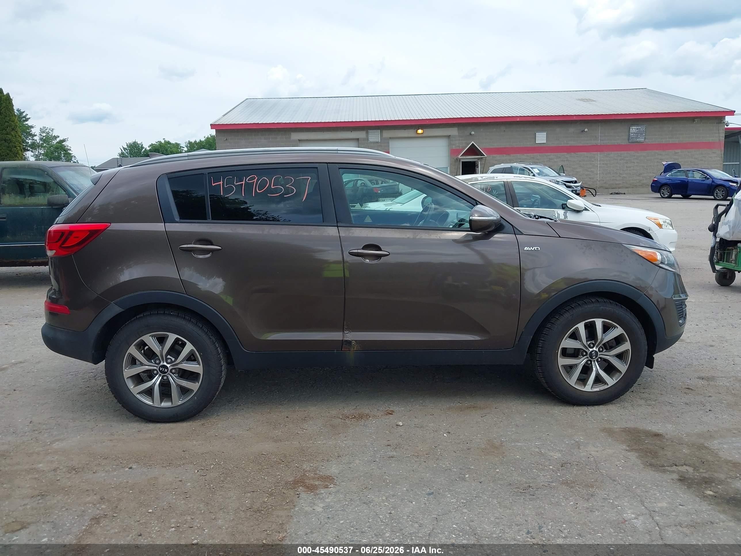 2015 Kia Sportage Lx Коричневый vin: KNDPBCAC7F7756475