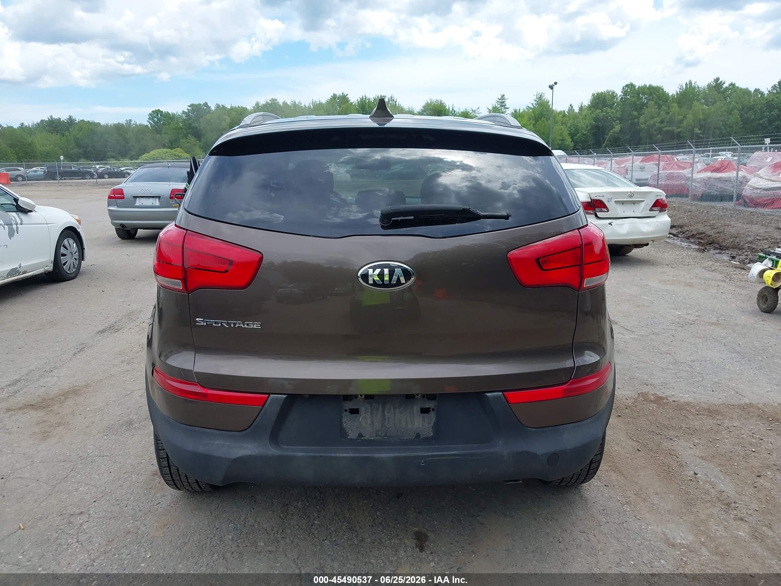2015 Kia Sportage Lx Коричневый vin: KNDPBCAC7F7756475