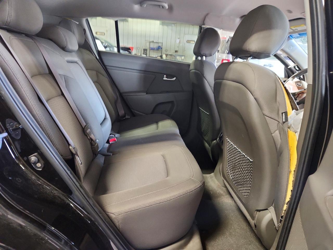 2015 Kia Sportage Lx Black vin: KNDPBCAC7F7760882
