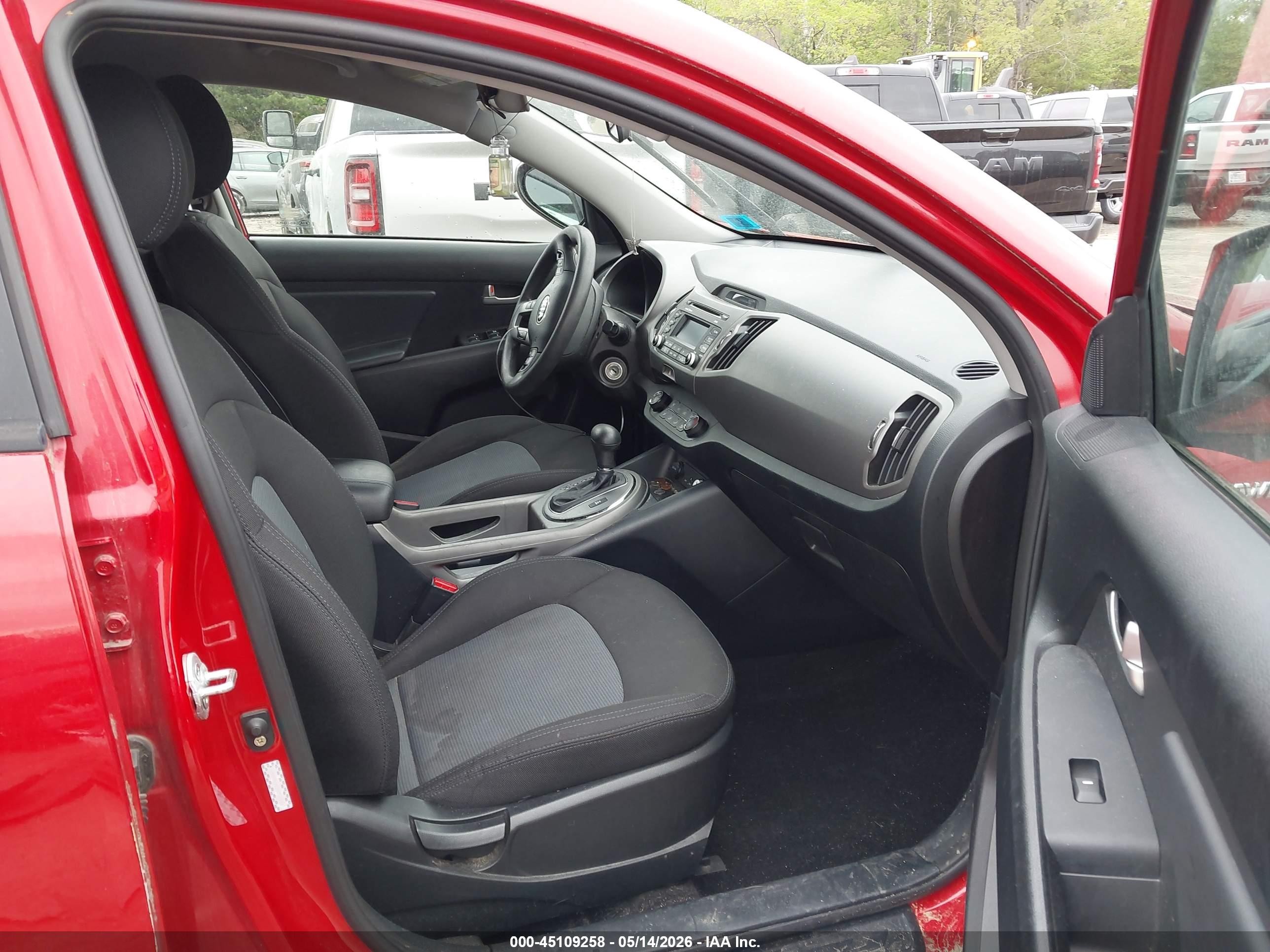 2014 Kia Sportage Lx Red vin: KNDPBCAC8E7550984
