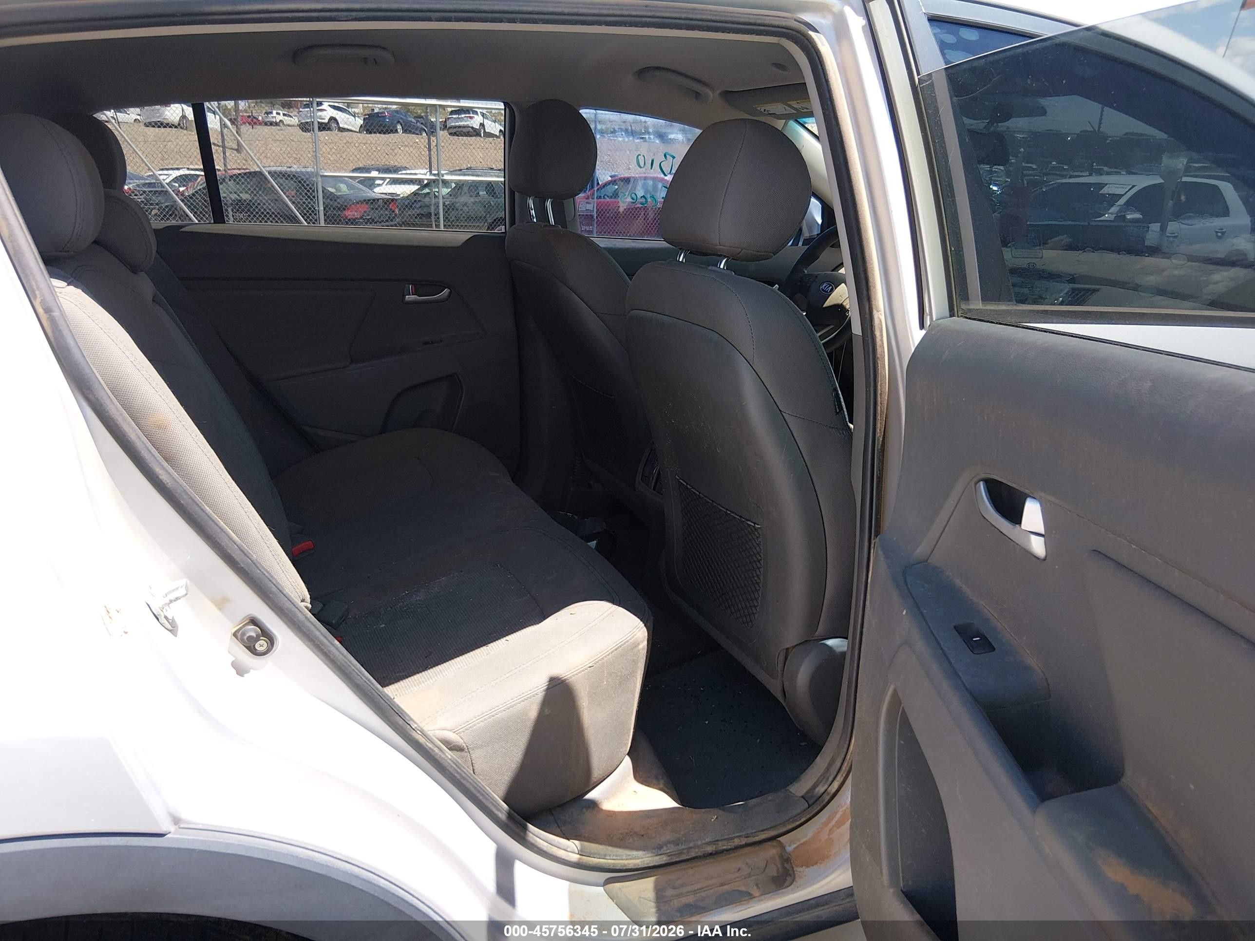 2014 Kia Sportage Lx Серебряный vin: KNDPBCAC8E7589106