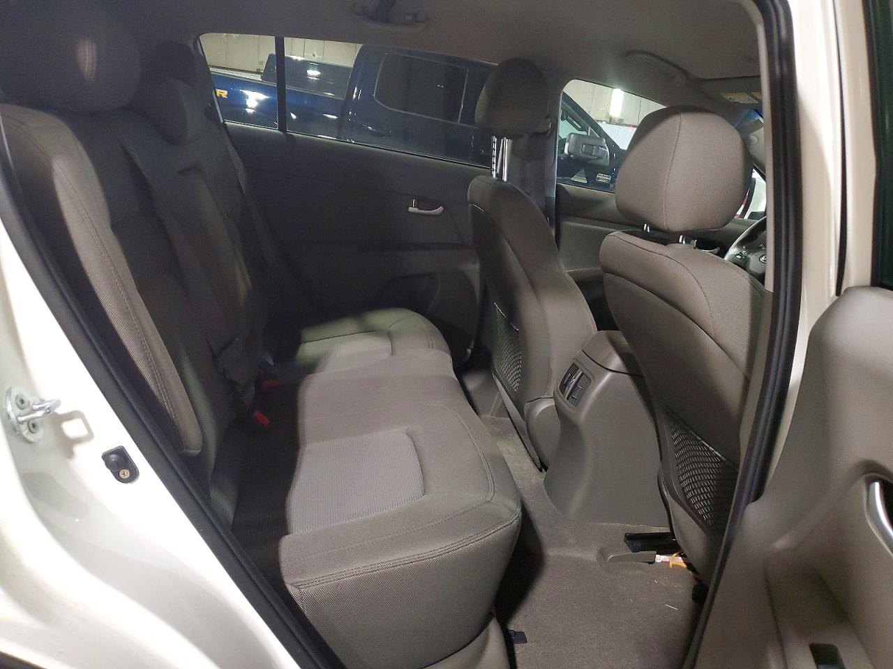 2015 Kia Sportage Lx White vin: KNDPBCAC8F7693791