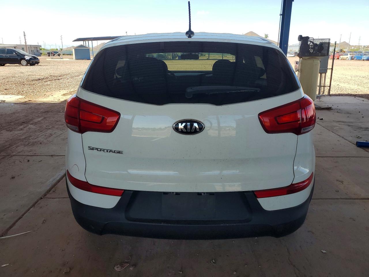 2015 Kia Sportage Lx White vin: KNDPBCAC8F7758042