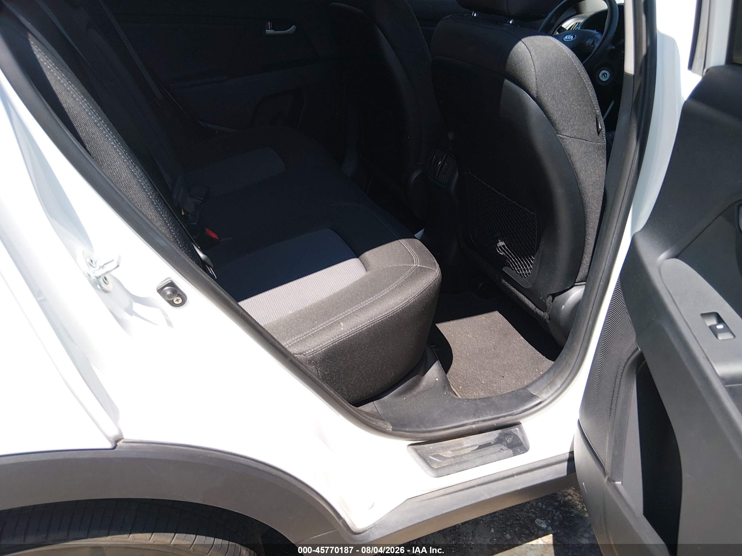 2015 Kia Sportage Lx White vin: KNDPBCAC8F7772409