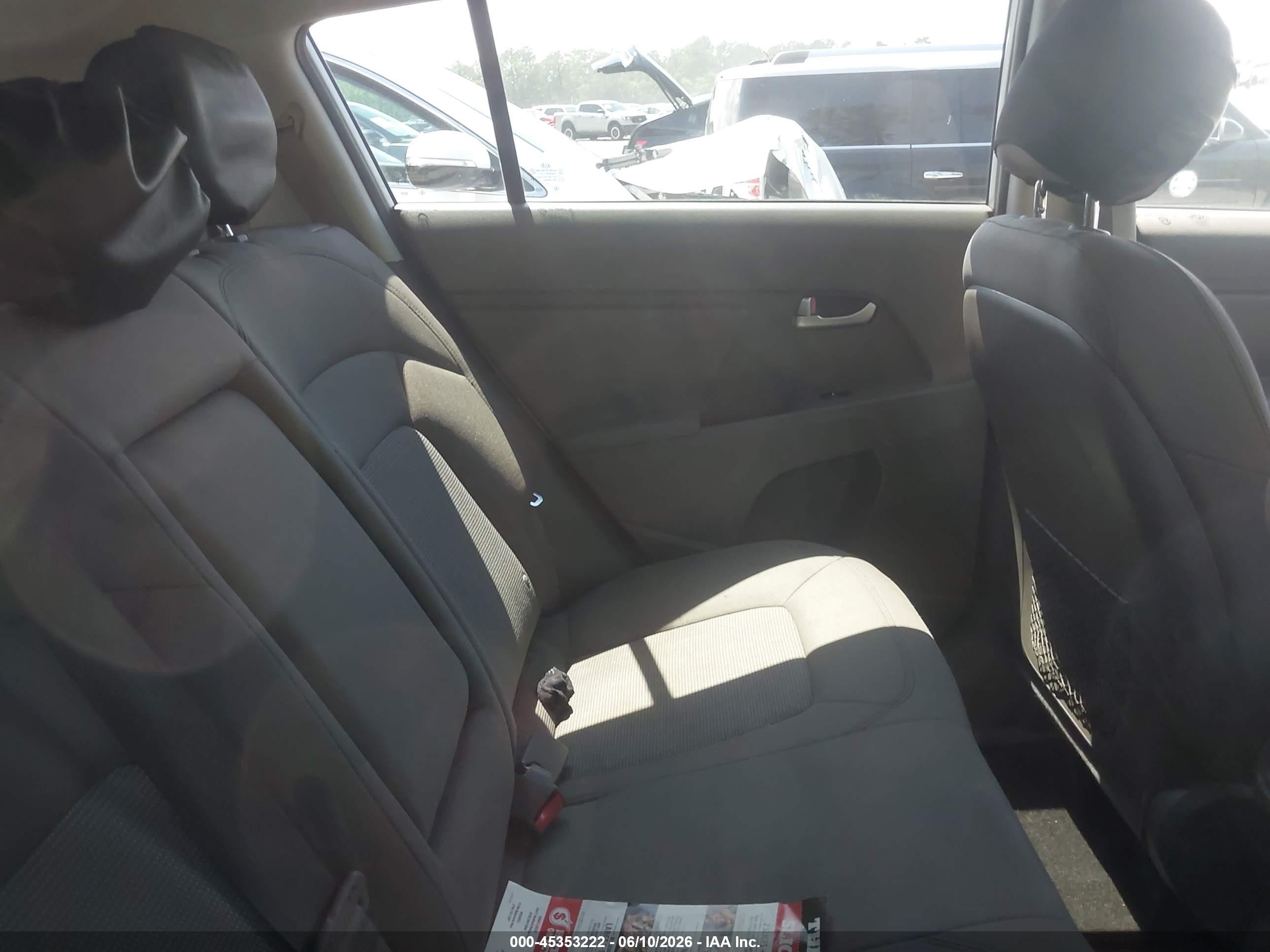 2015 Kia Sportage Lx Silver vin: KNDPBCAC9F7764576