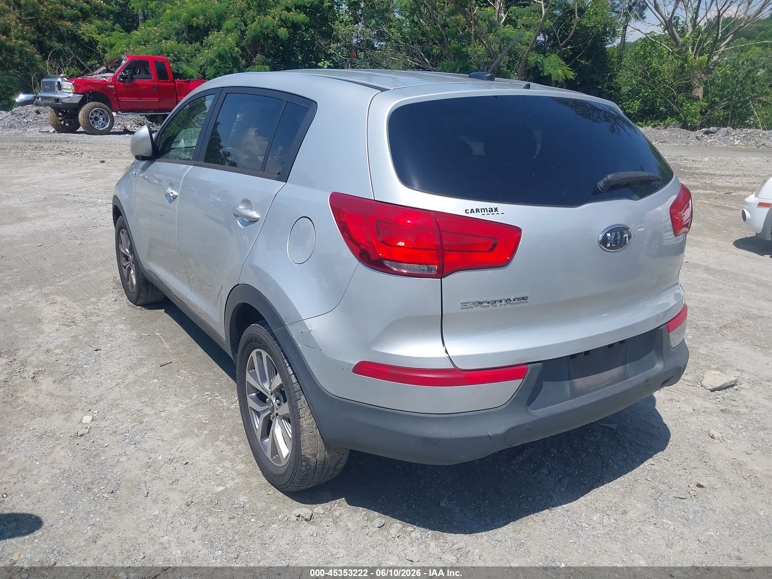 2015 Kia Sportage Lx Silver vin: KNDPBCAC9F7764576